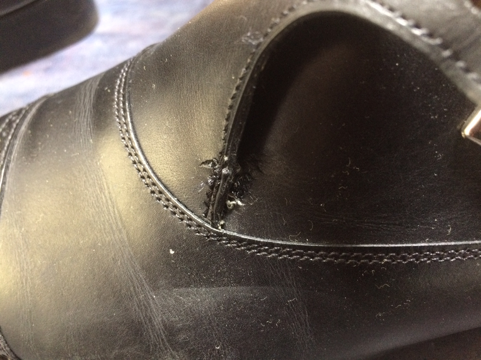 ジョンロブ　靴磨き　靴修理