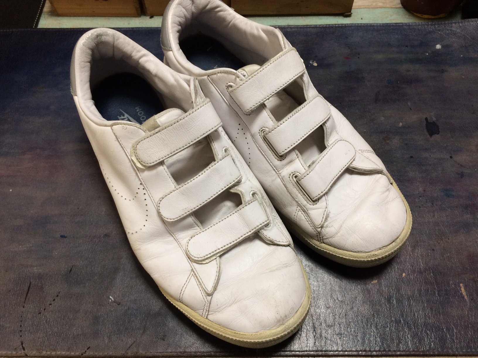 スニーカー ソール黄ばみ お手入れ 靴磨き 靴修理 グラサージュ30