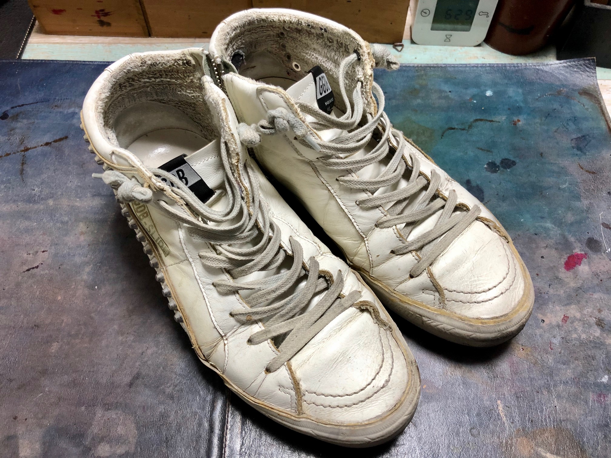 ゴールデングース スニーカー修理 かかと内側 すべり革 | 靴磨き
