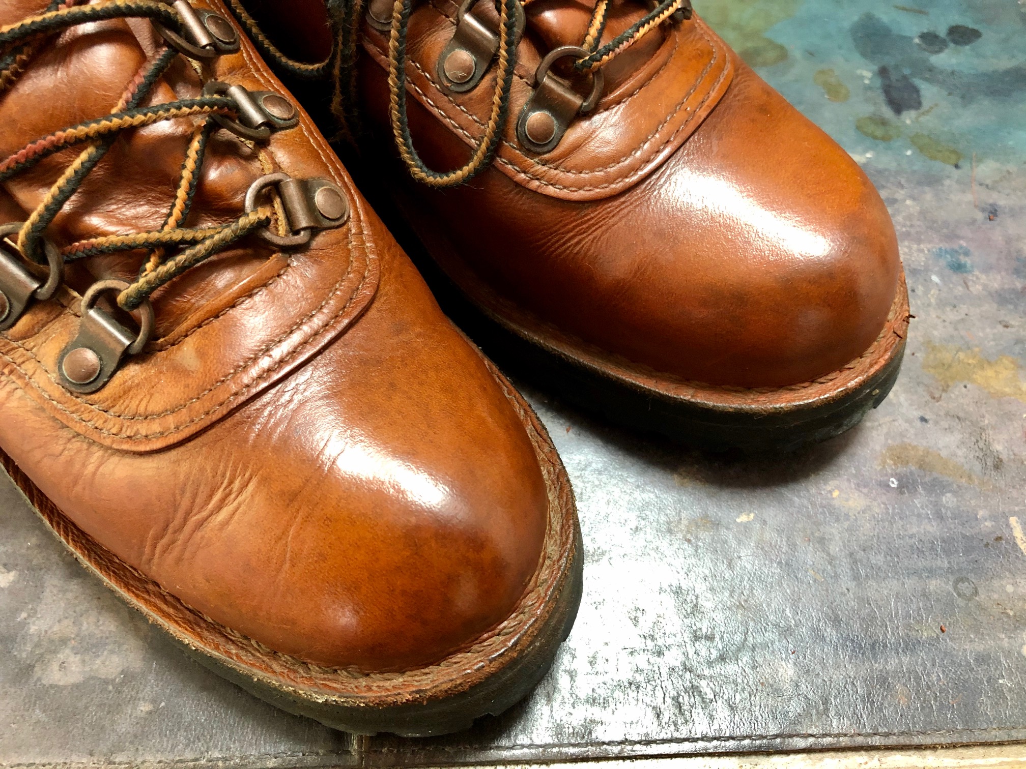 ダナー マウンテンライト お手入れ 靴磨き 靴修理 グラサージュ30