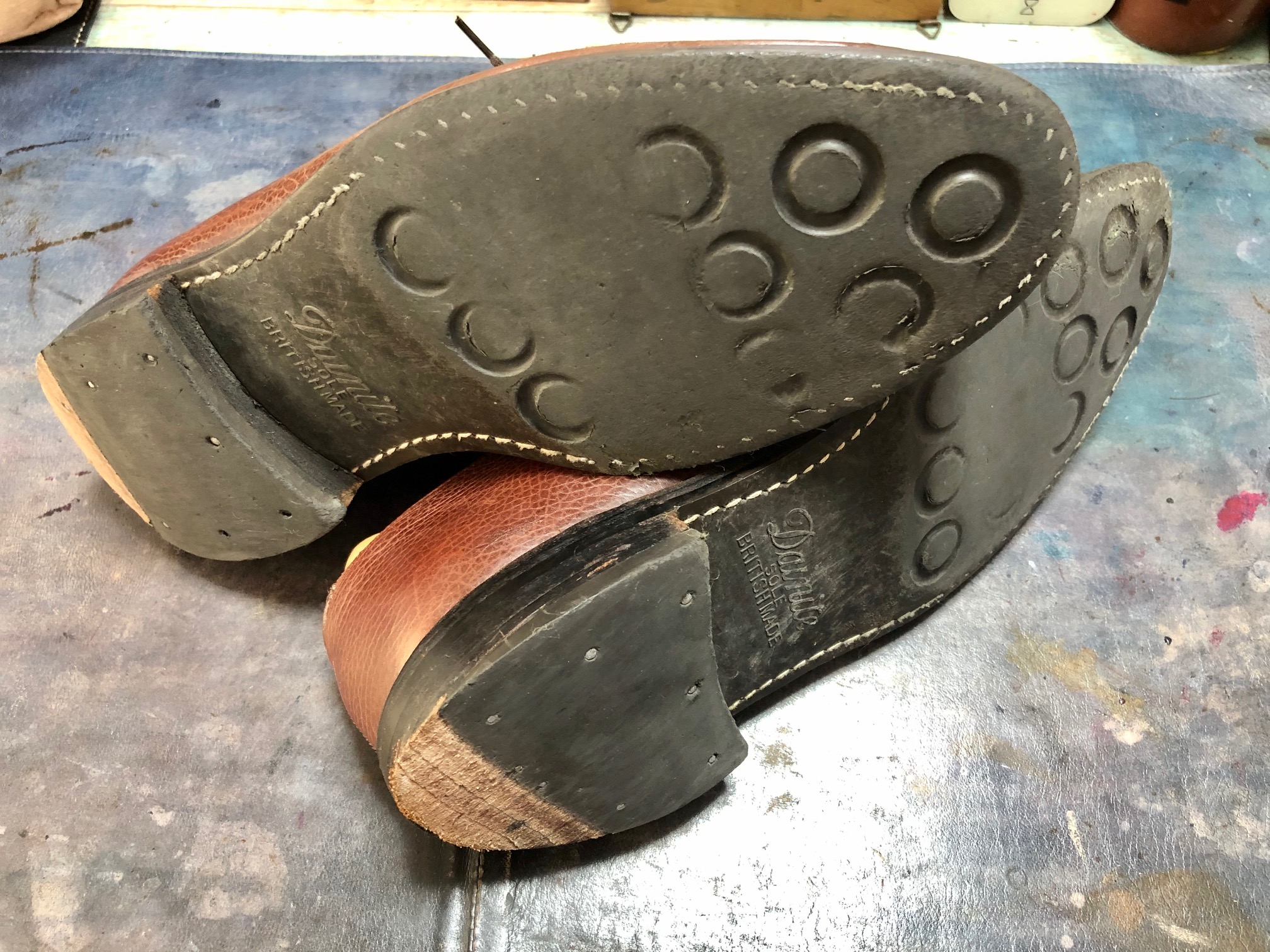 ジョンロブ　靴修理　オールソール