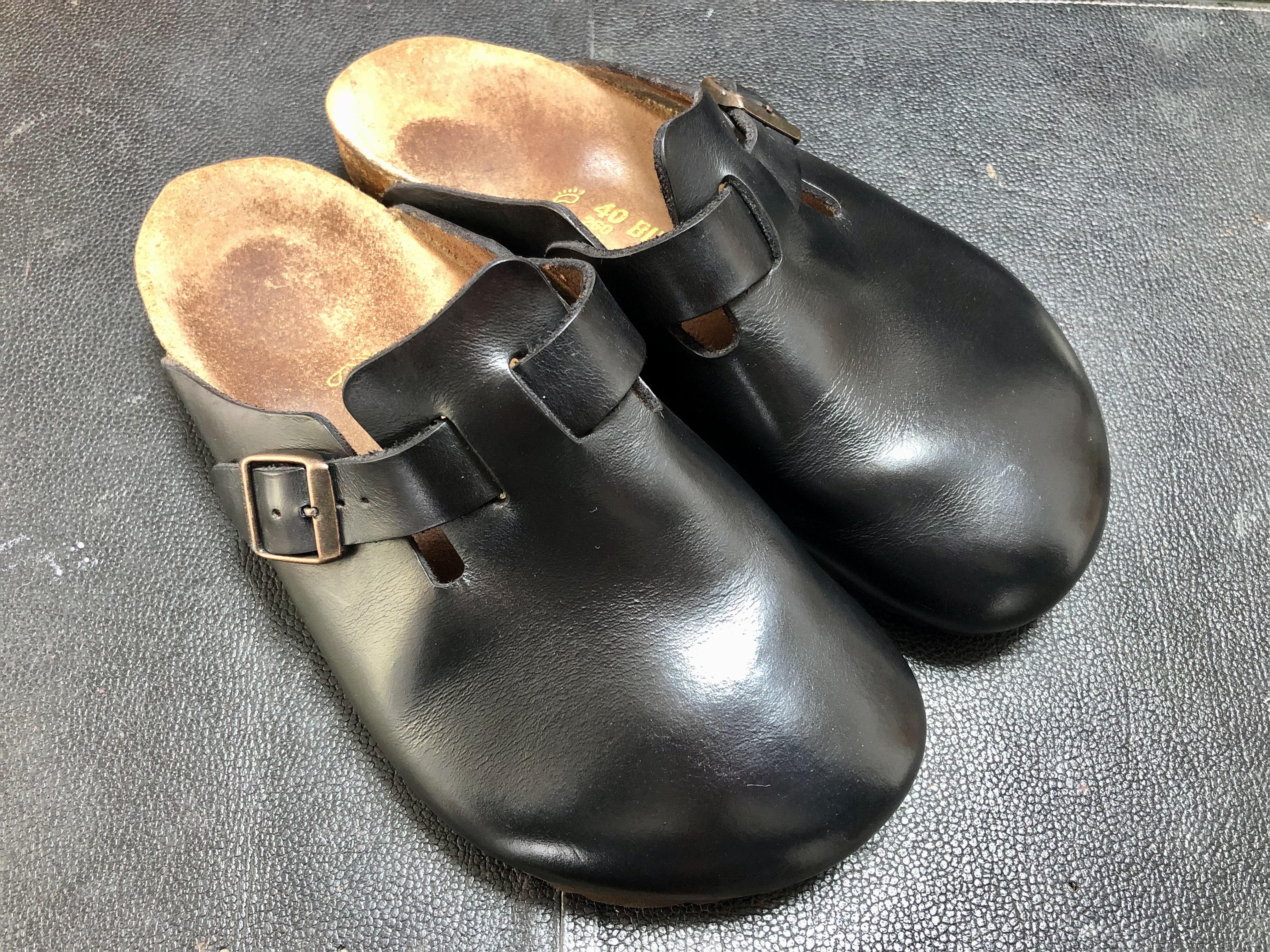 ビルケンシュトック サンダル ボストン 染め替え 黒染め | 靴磨き