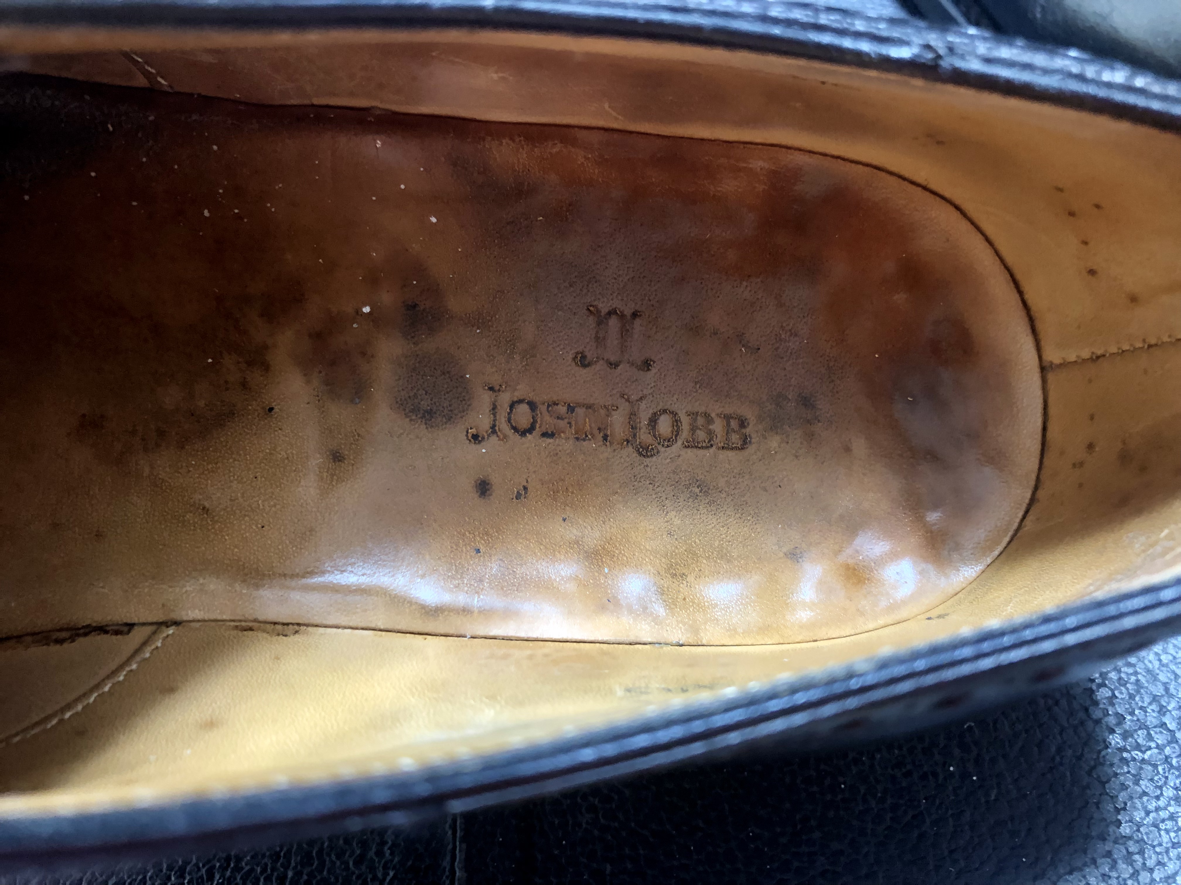 ジョンロブ　ソーントン　靴磨き
