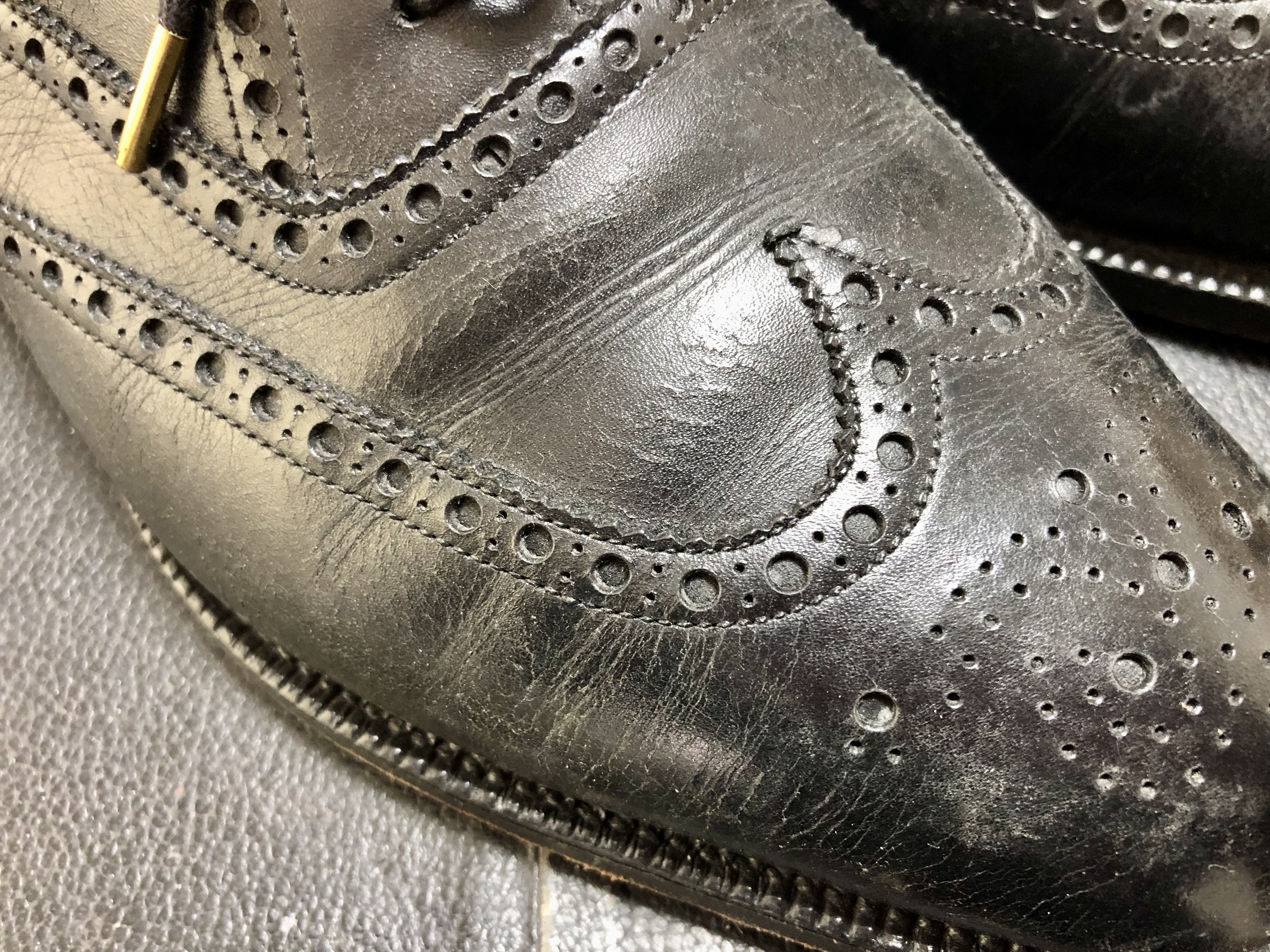 革靴　ひび割れ修理　クラック補修