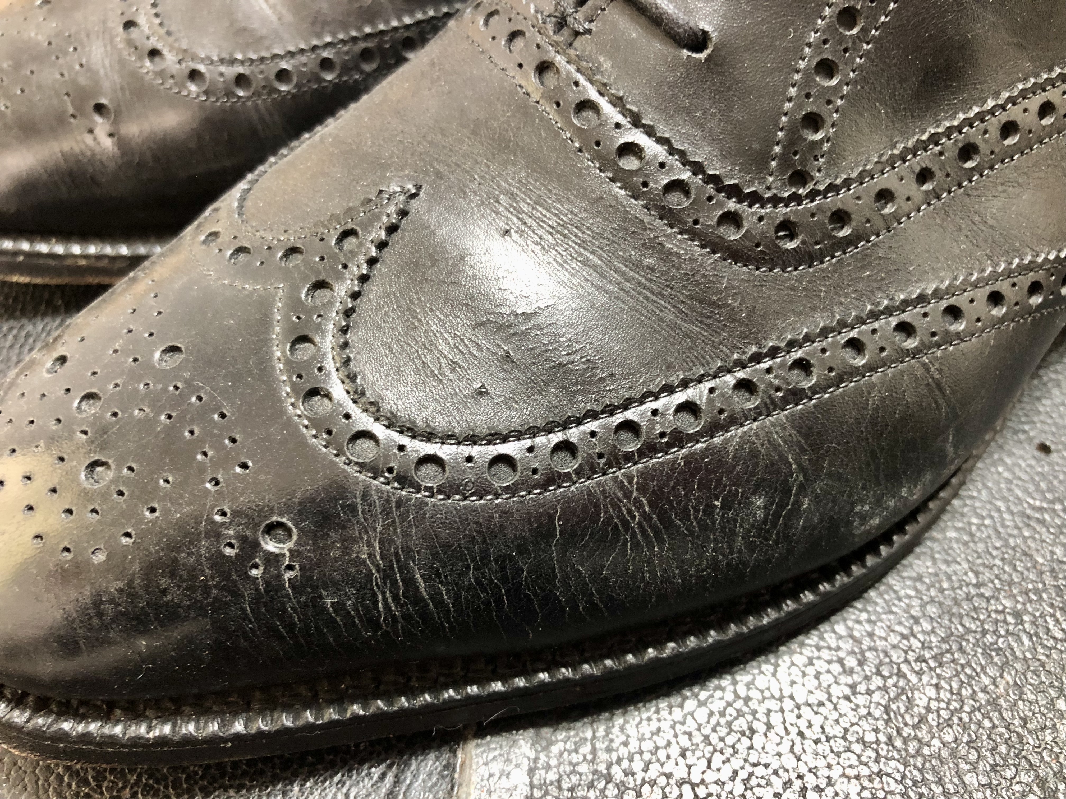 革靴　ひび割れ修理　クラック補修