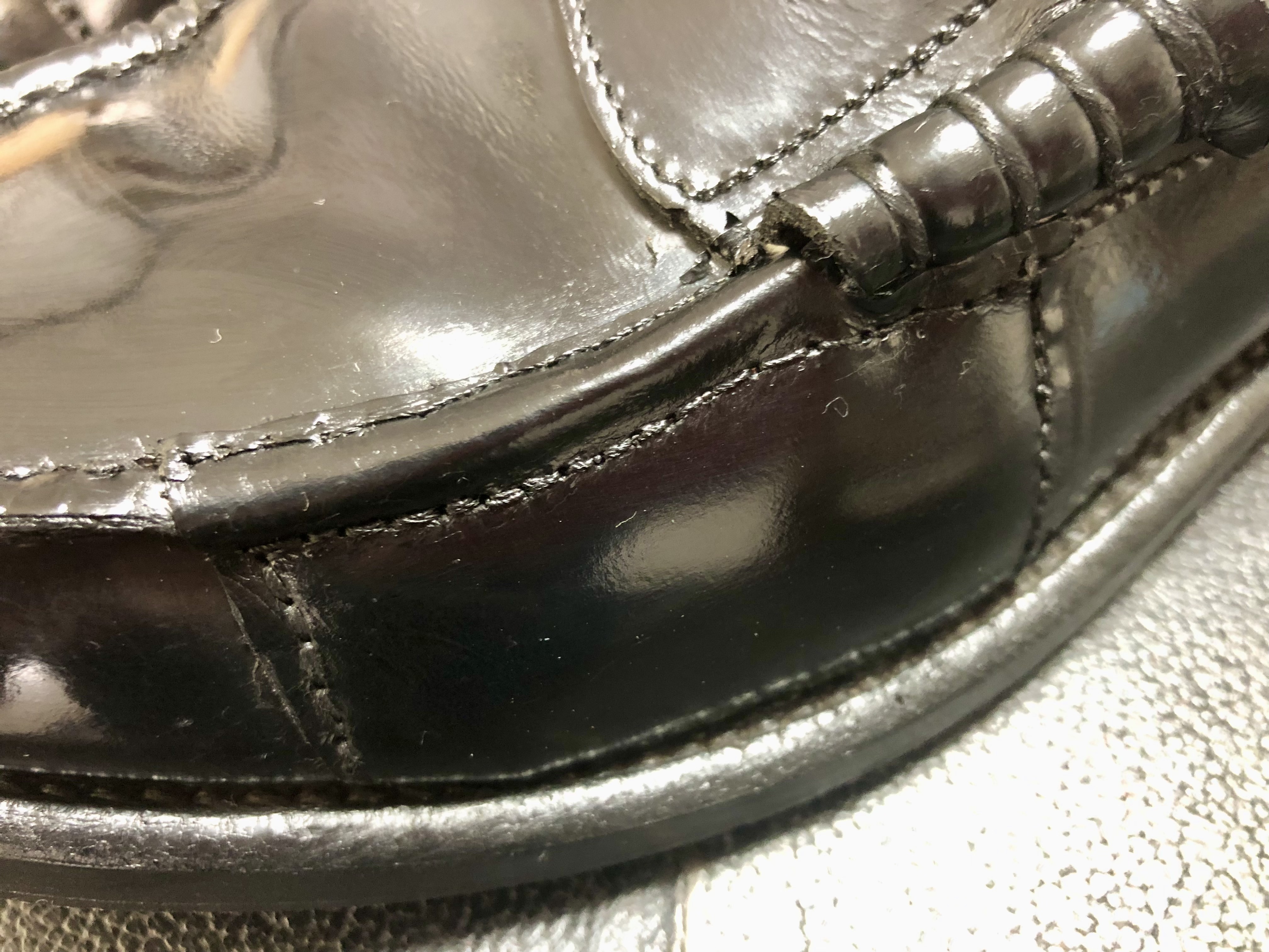 革靴　穴あき修理　パッチワーク