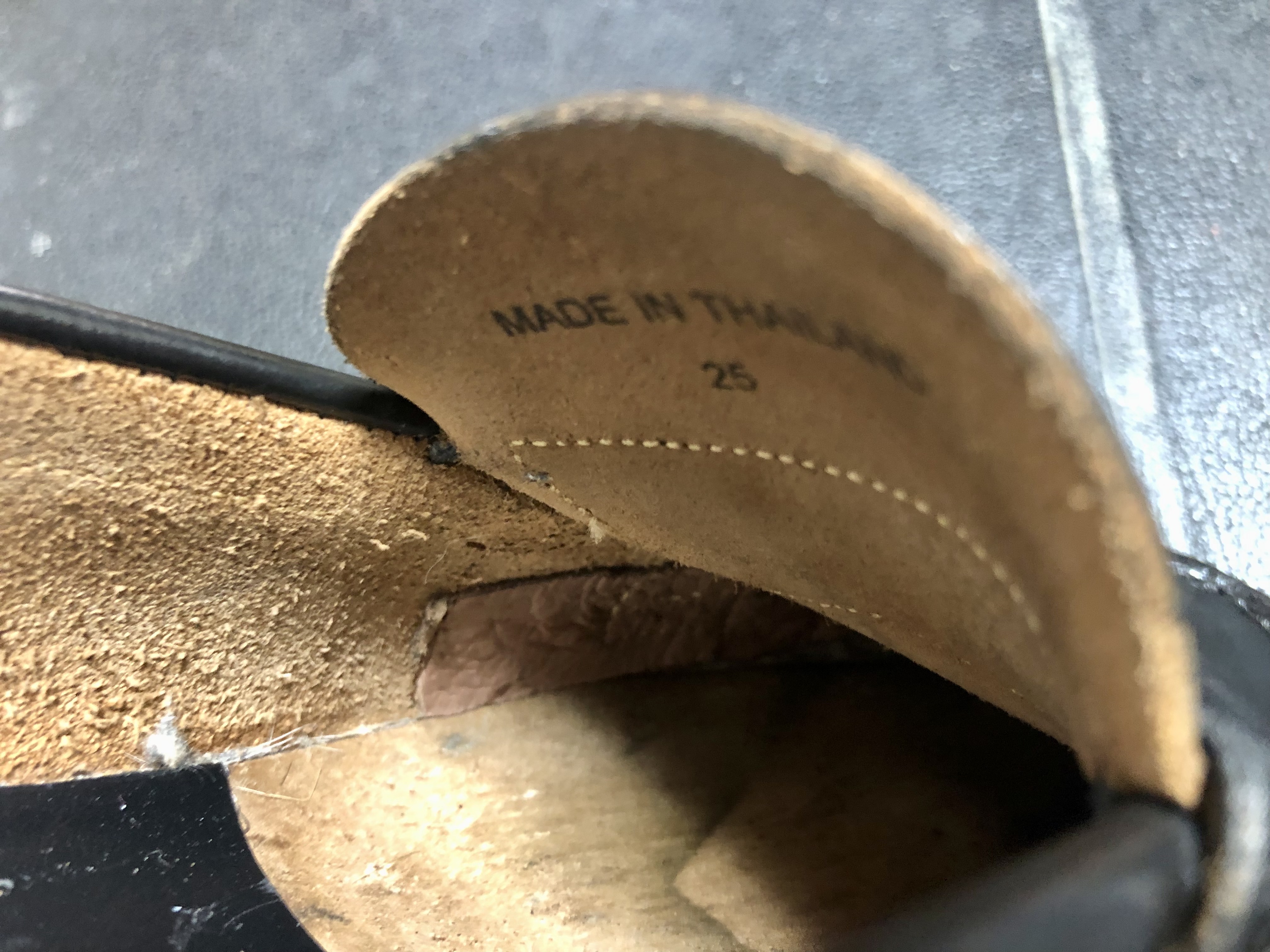 革靴　穴あき修理　パッチワーク