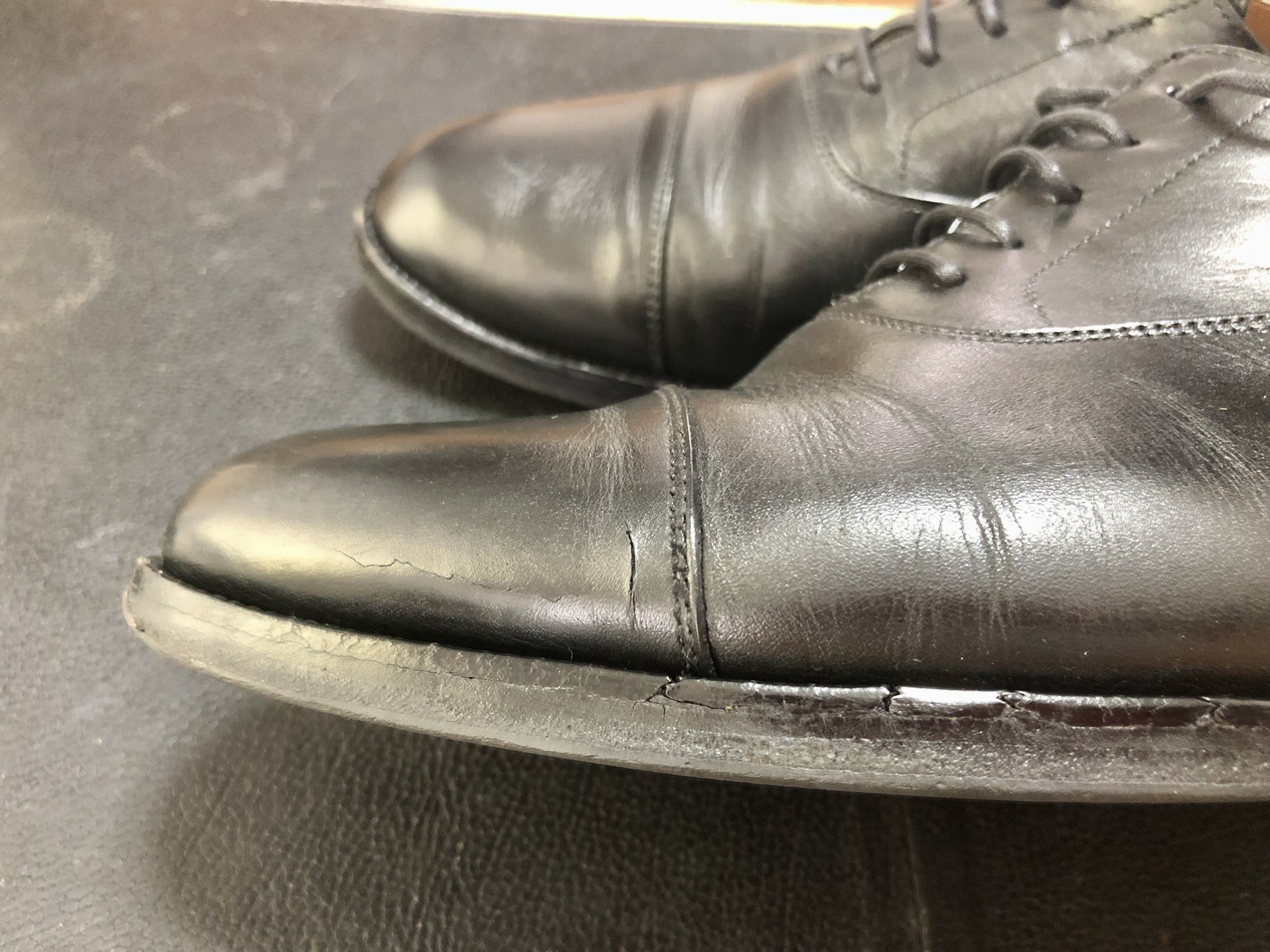 革靴　ひび割れ　修理