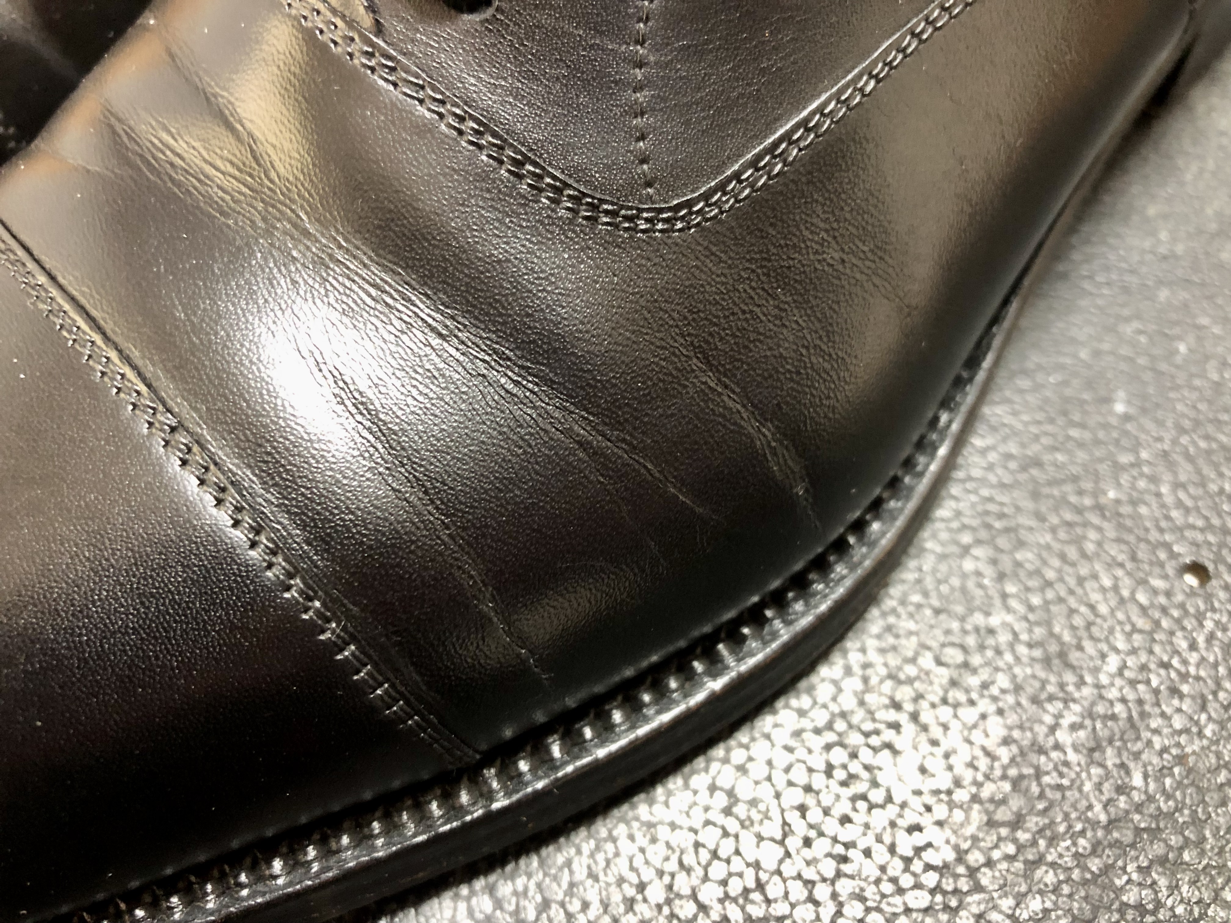 革靴　ひび割れ修理　リペア