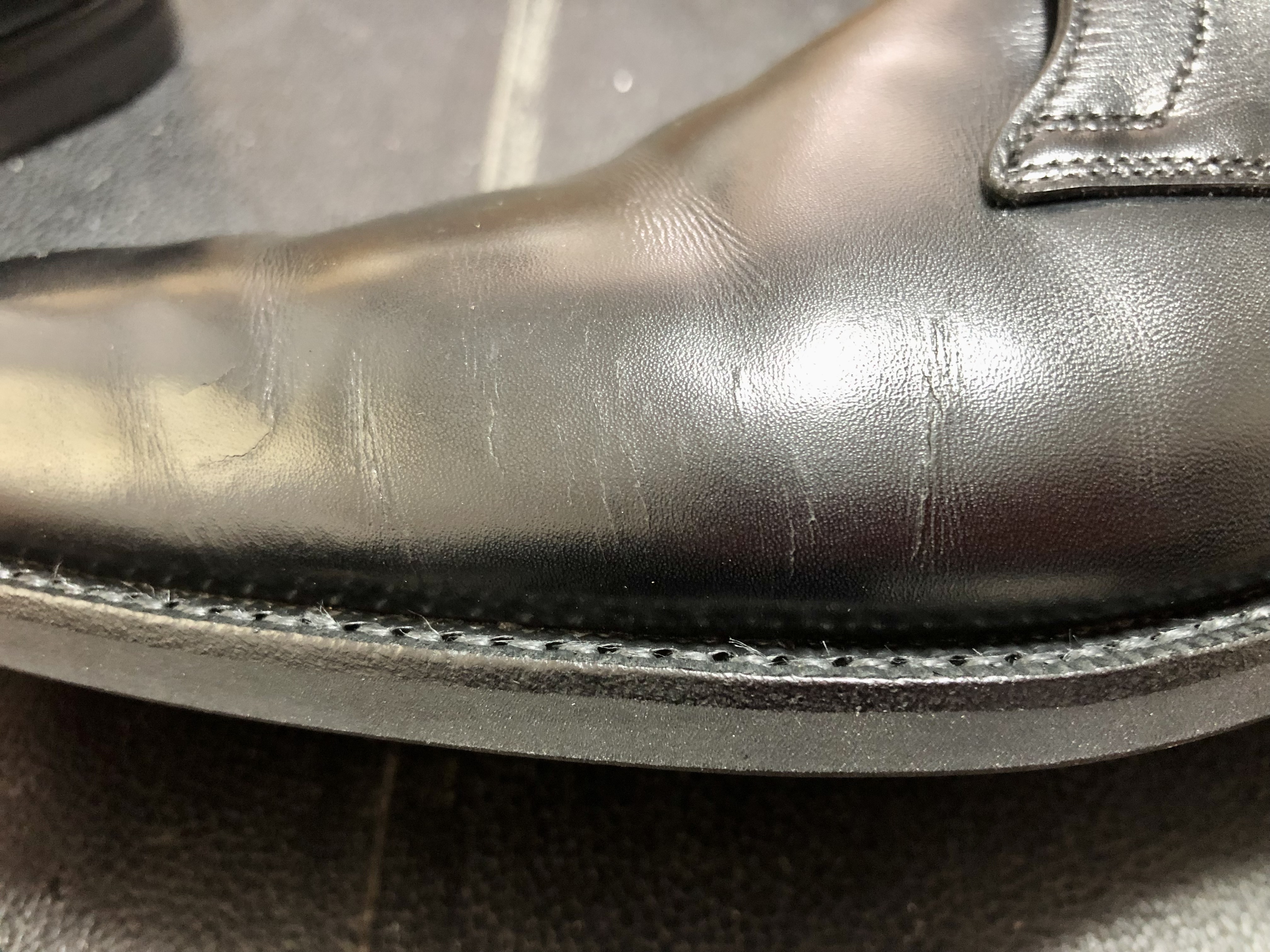 革靴　クラック修理　ひび割れ