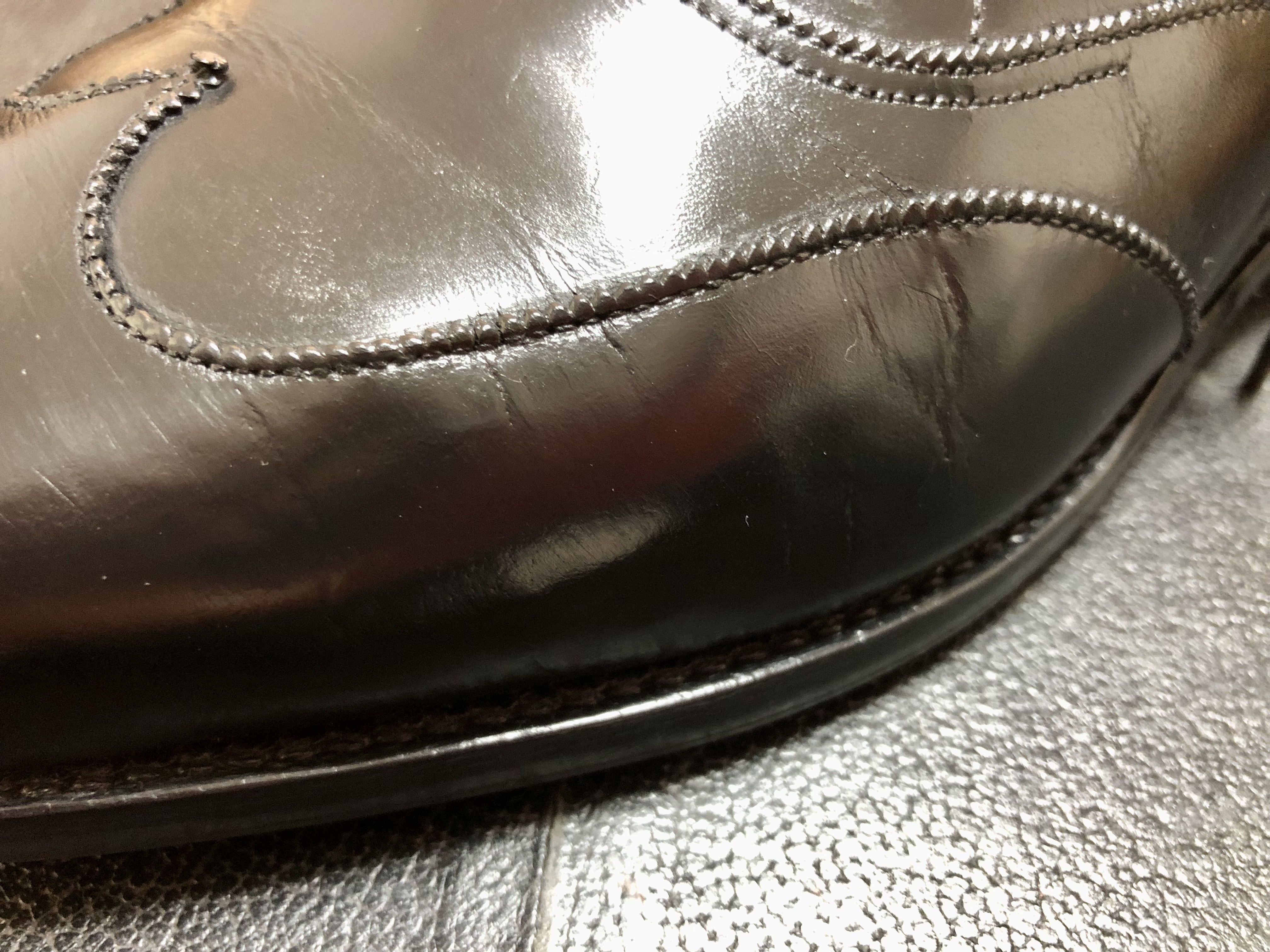革靴　ひび割れ修理　補修