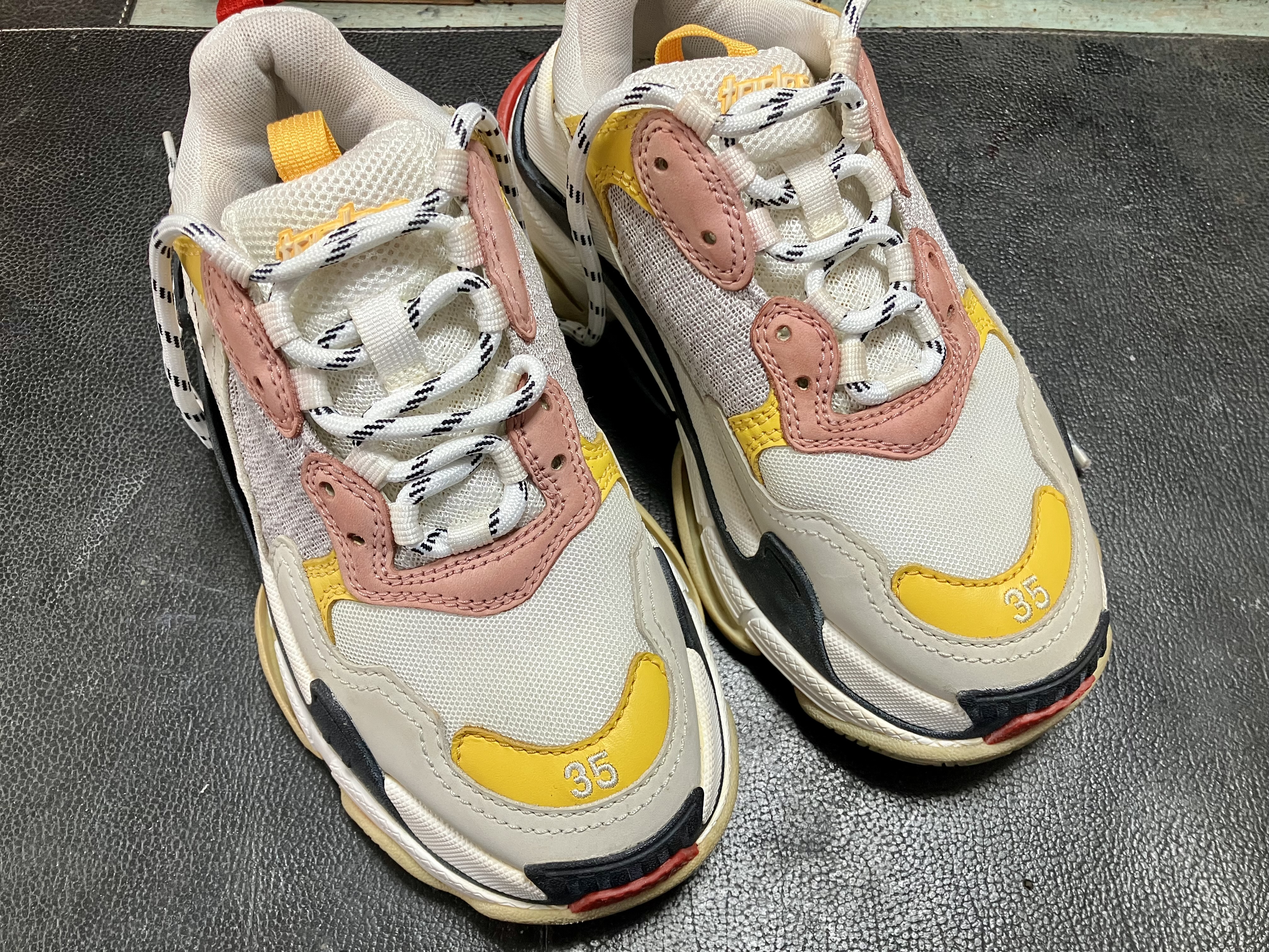 スニーカー 黄ばみ クリーニング
