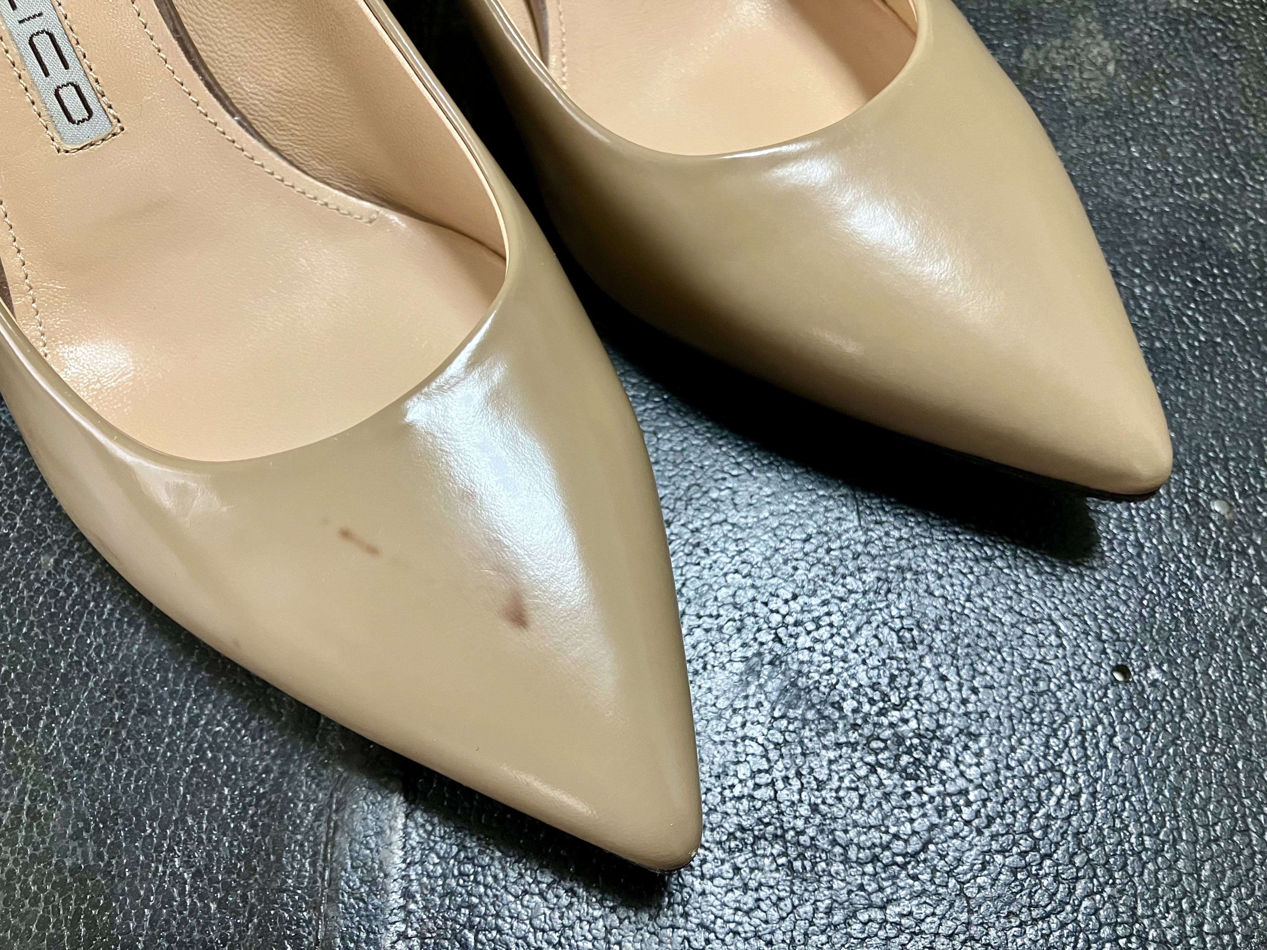エナメル パテントレザー シミ