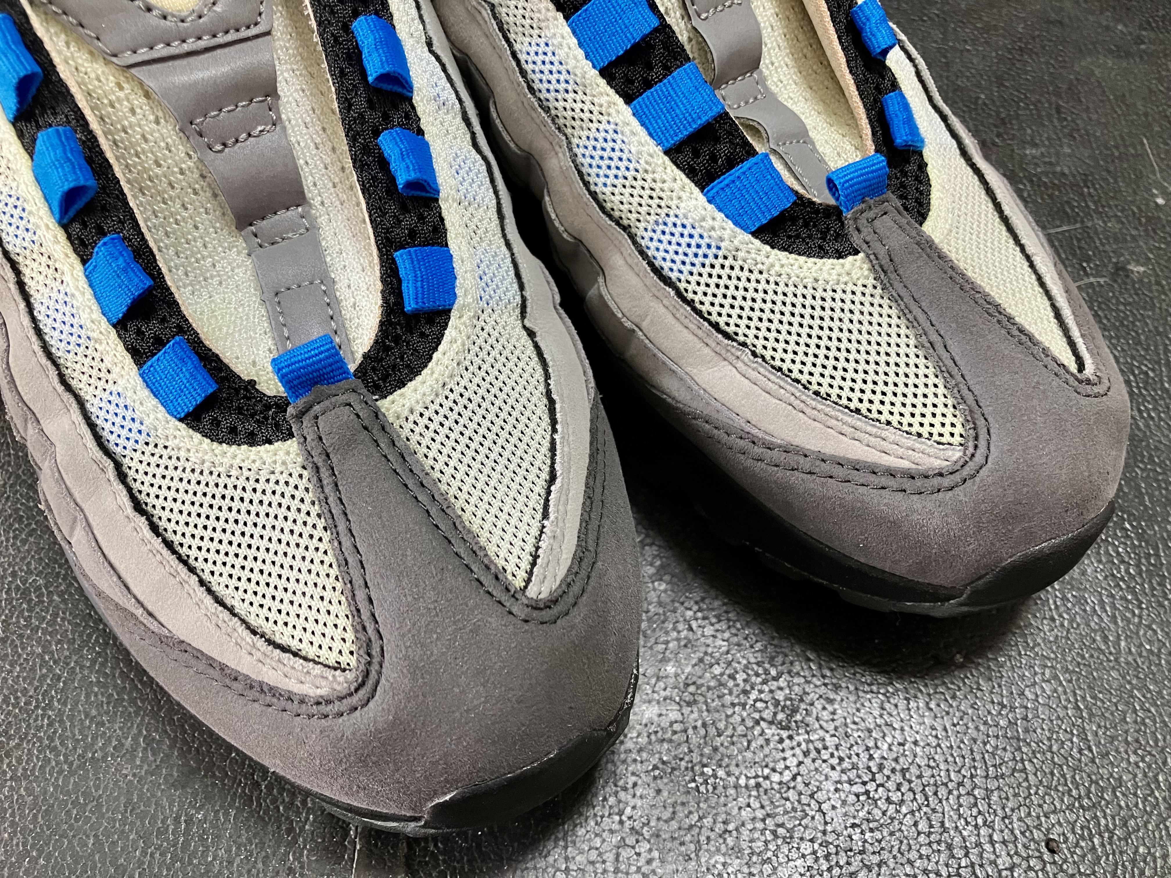 スニーカー 黄ばみクリーニング エアマックス95