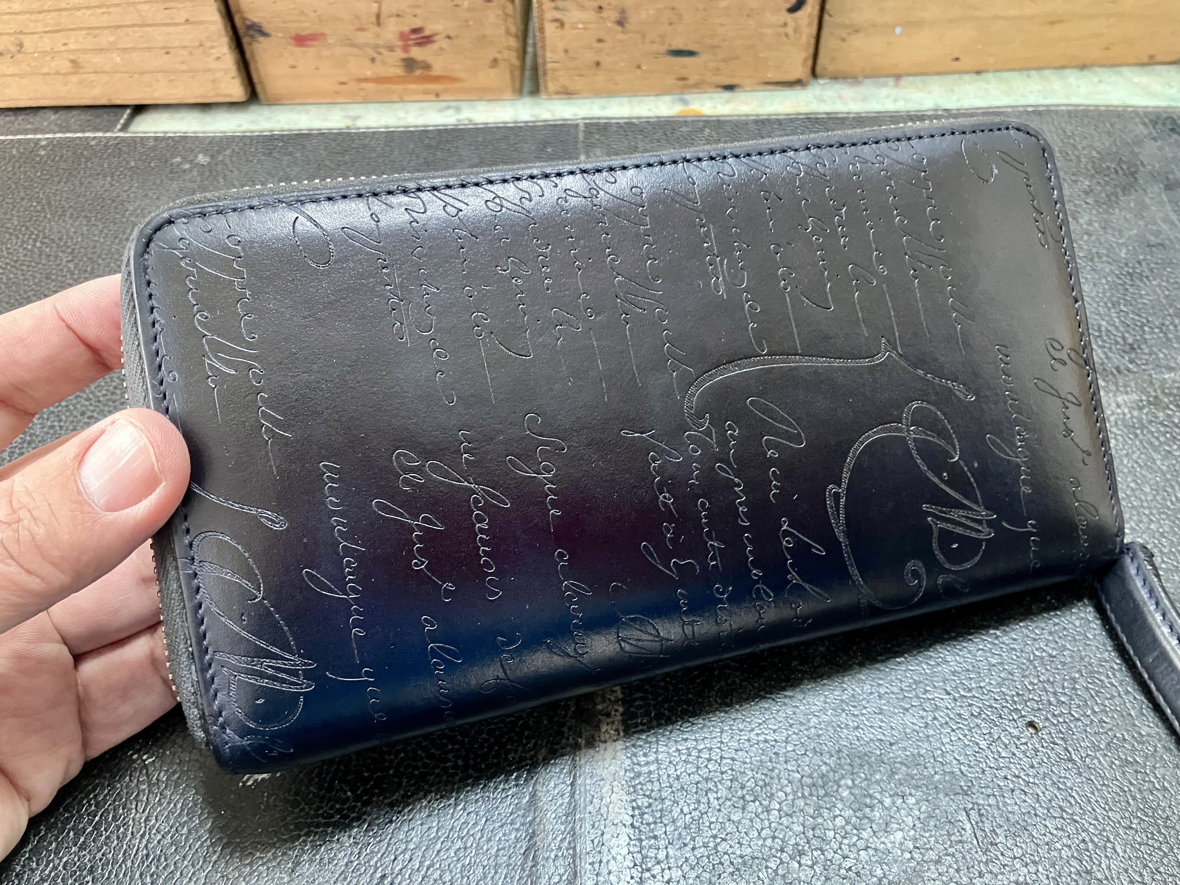 ベルルッティ 財布 カリグラフィー