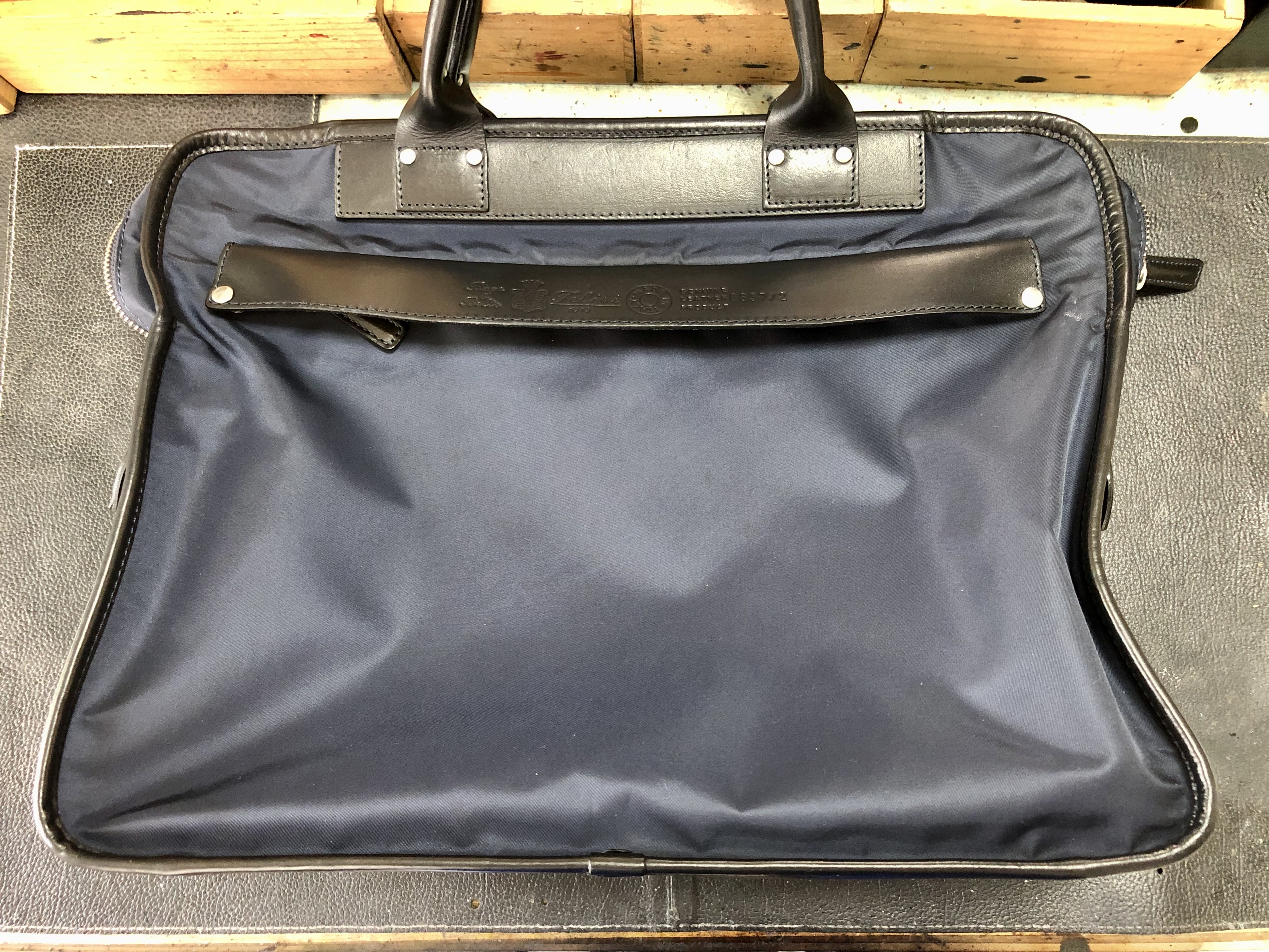 レザーバッグ 色落ちカバー リペア