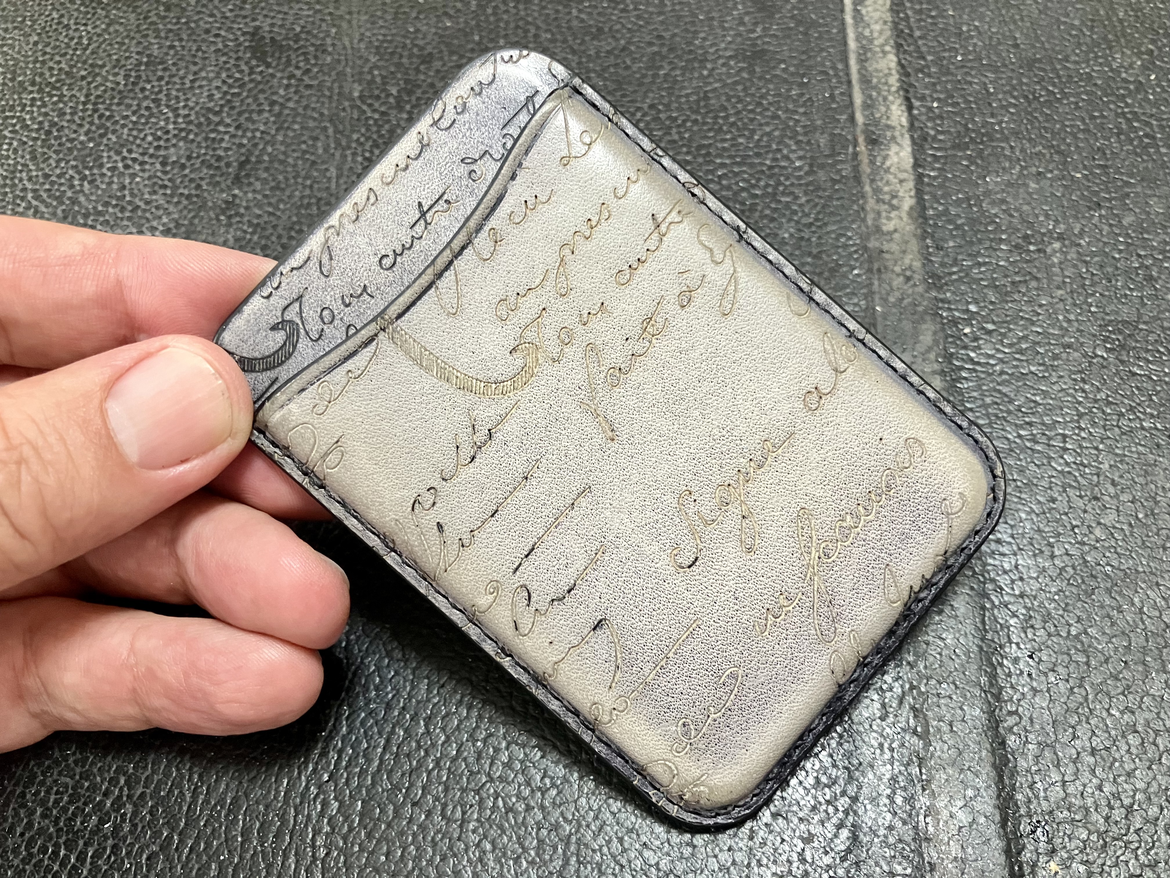 ベルルッティ カードケース 染め替え