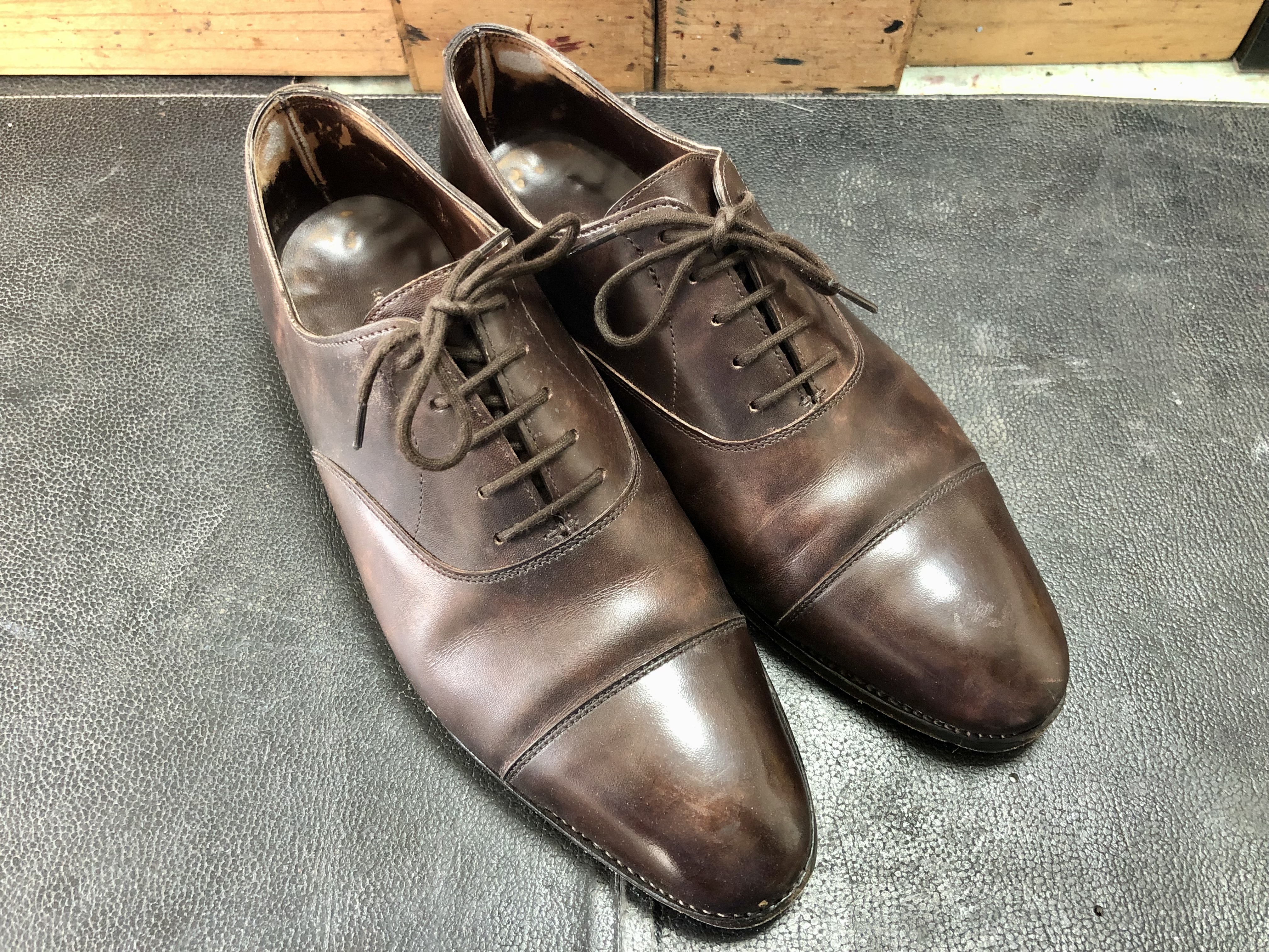 靴磨き 鏡面磨き ハイシャイン