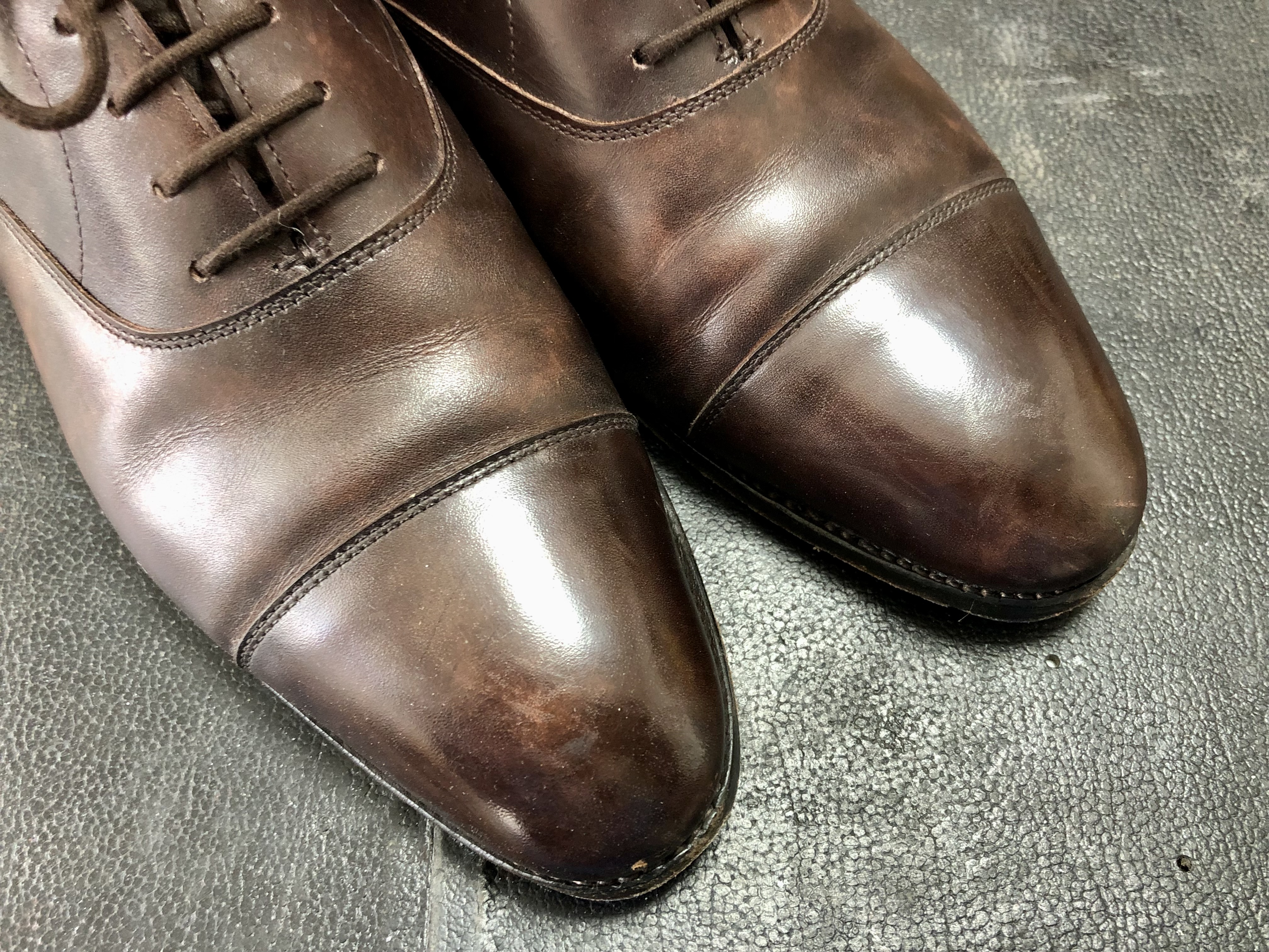 靴磨き 鏡面磨き ハイシャイン