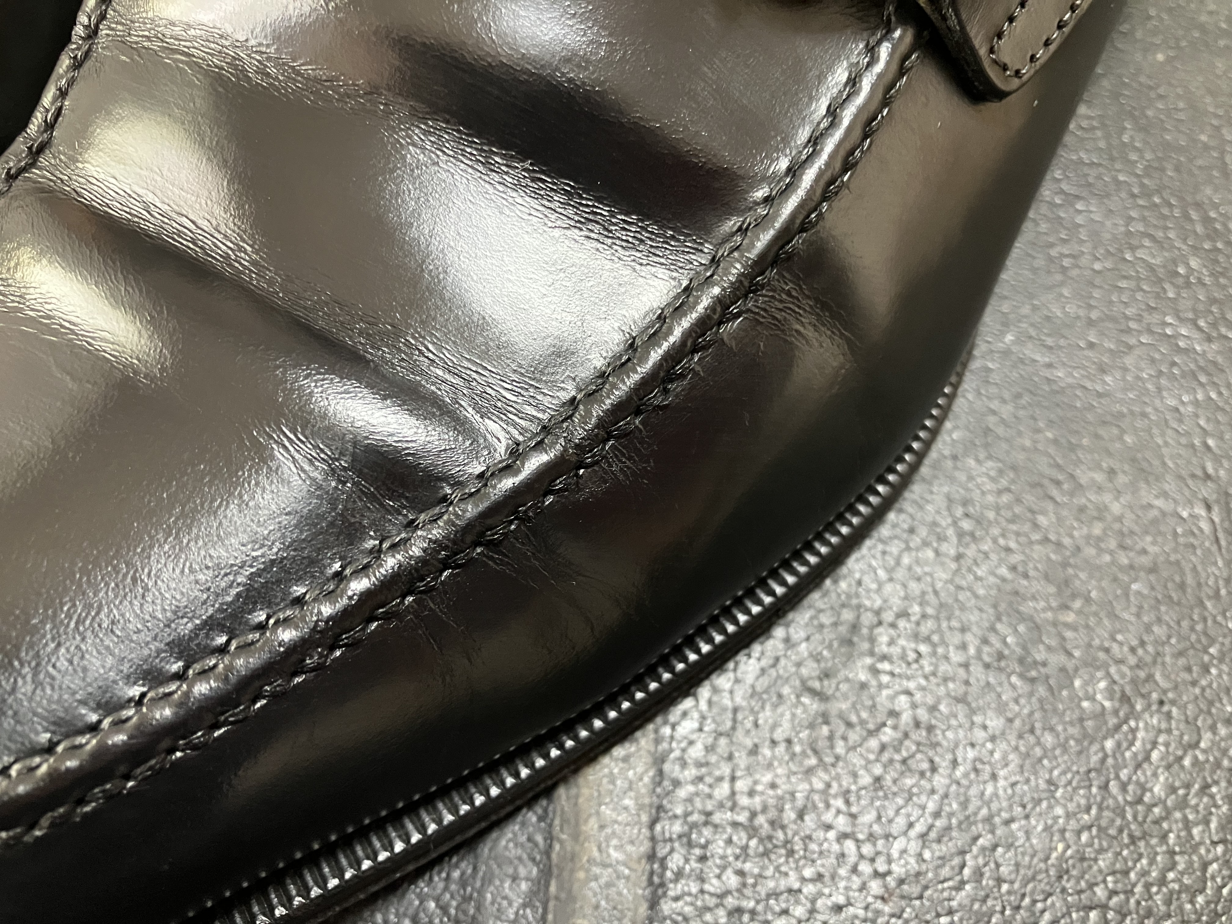 革靴　クラック補修　リペア