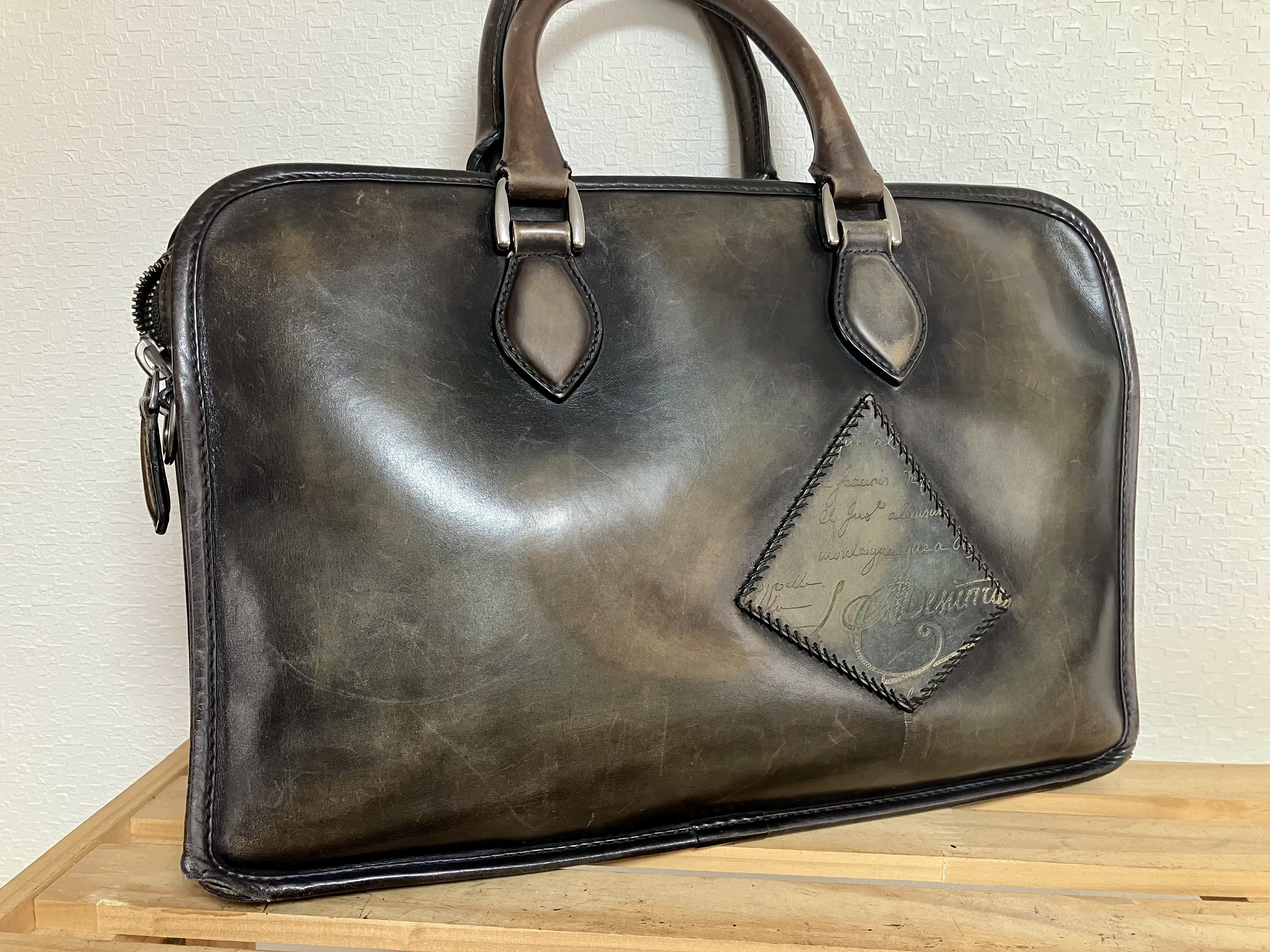 ベルルッティ　鞄　染め替え