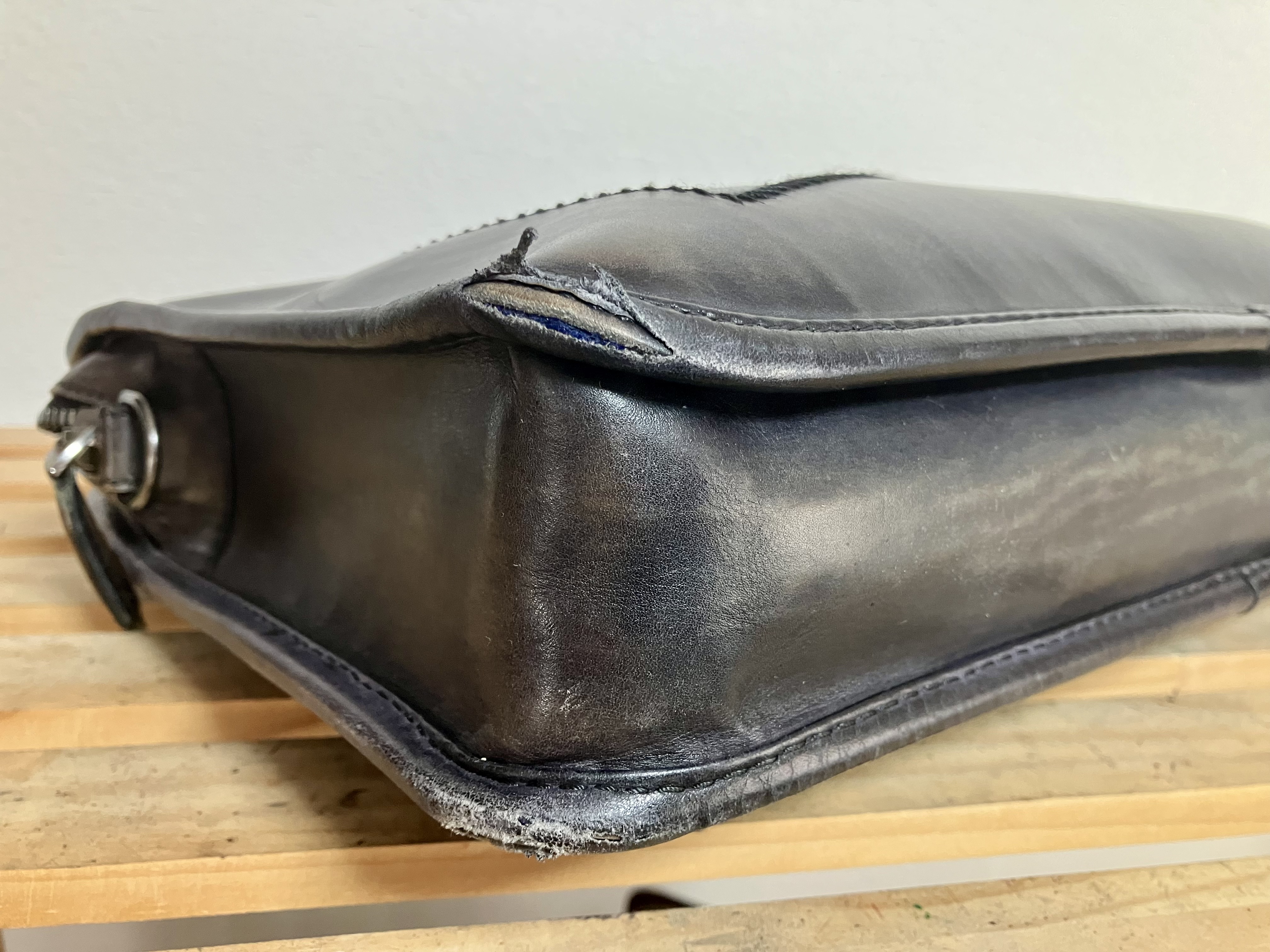 バッグ　四つ角　パイピング修理