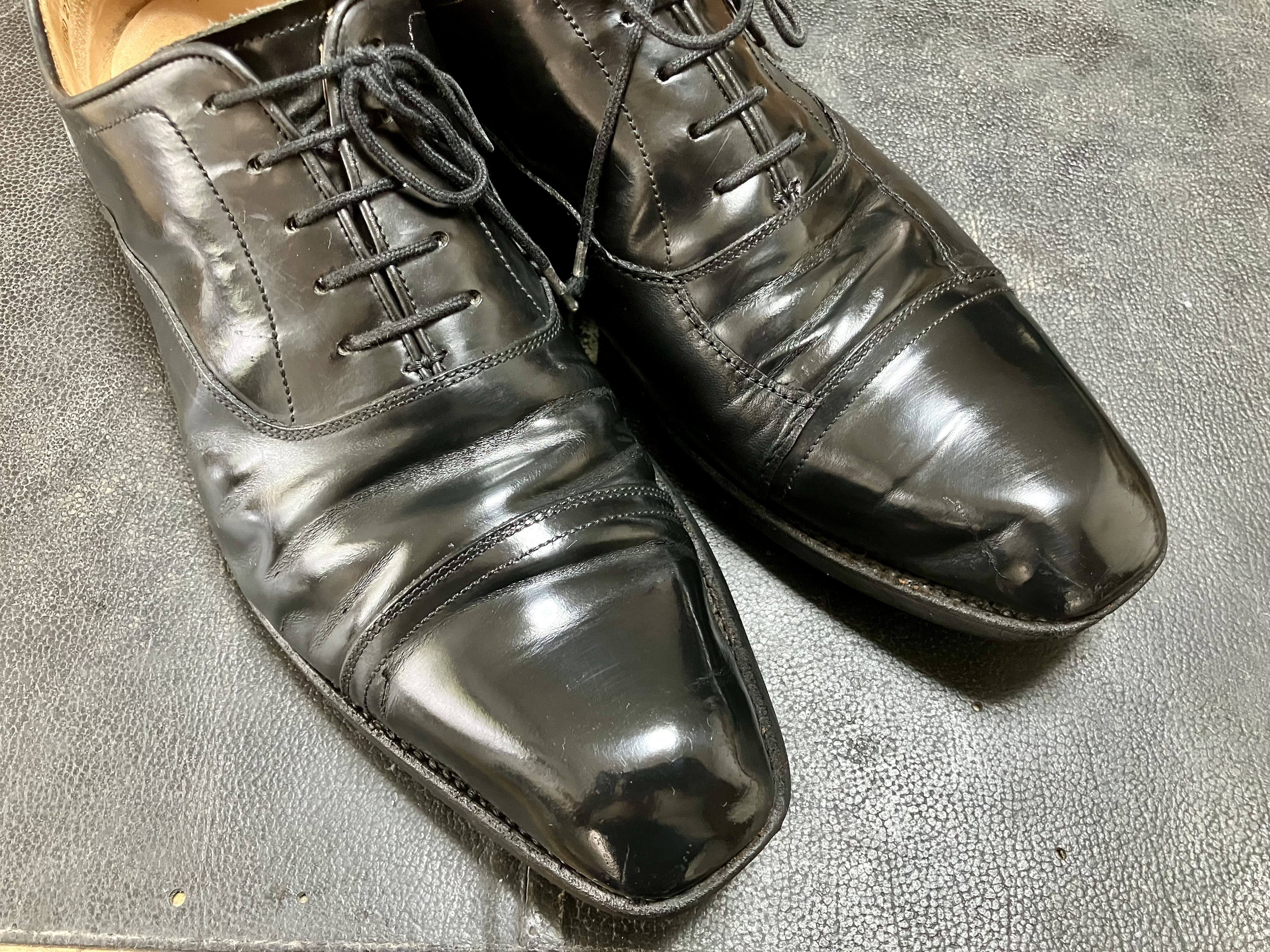 革靴　キズ直し　補修