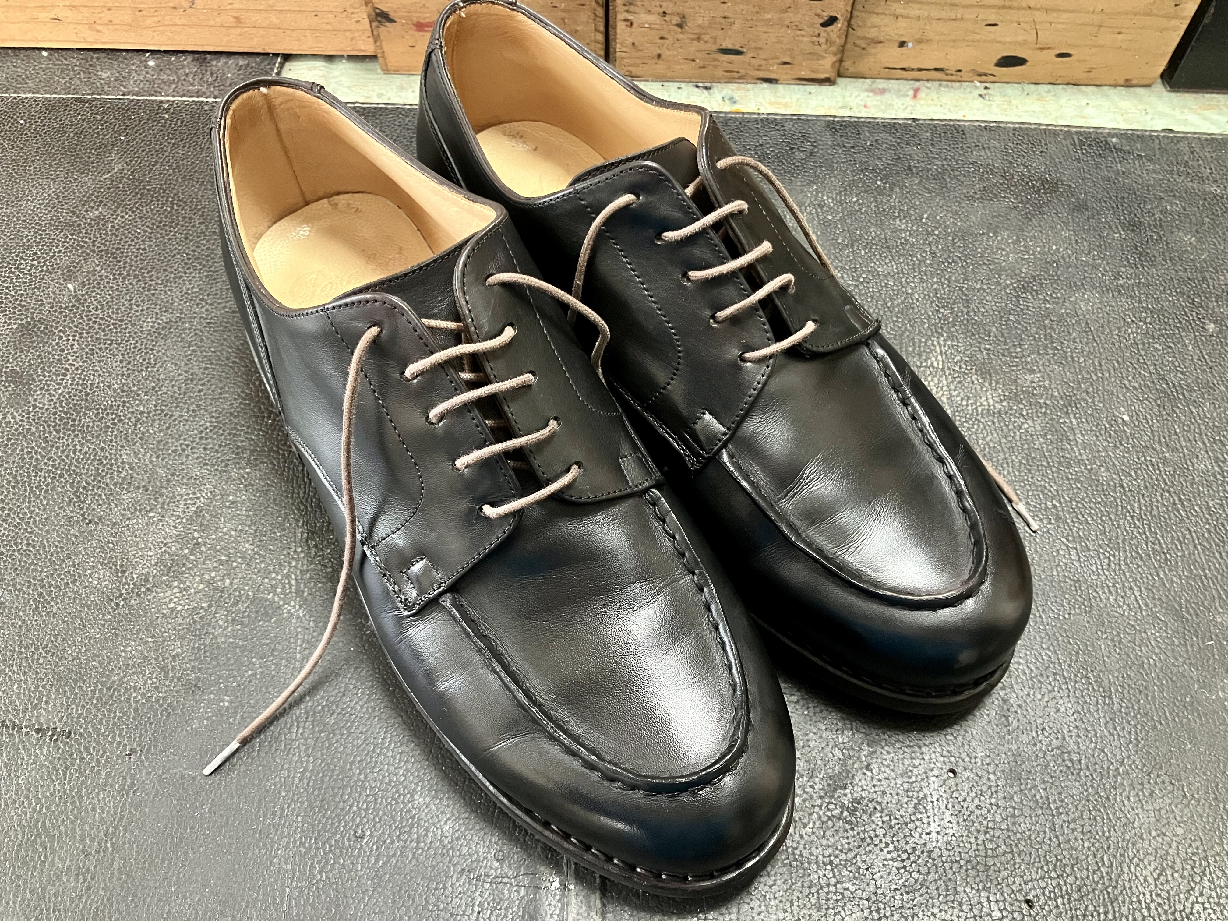 革靴　染め替え　黒色