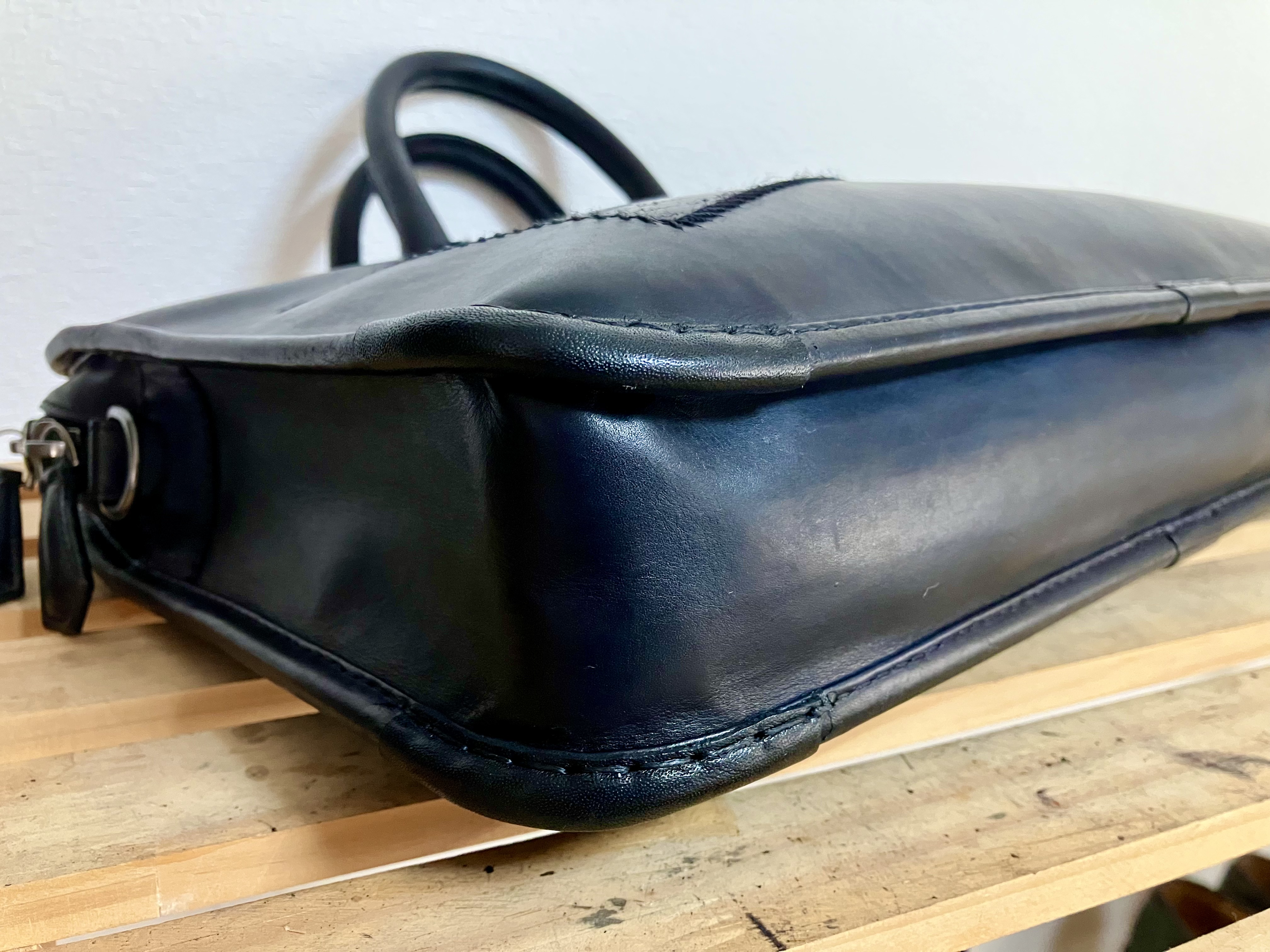 バッグ　四つ角　破れ修理