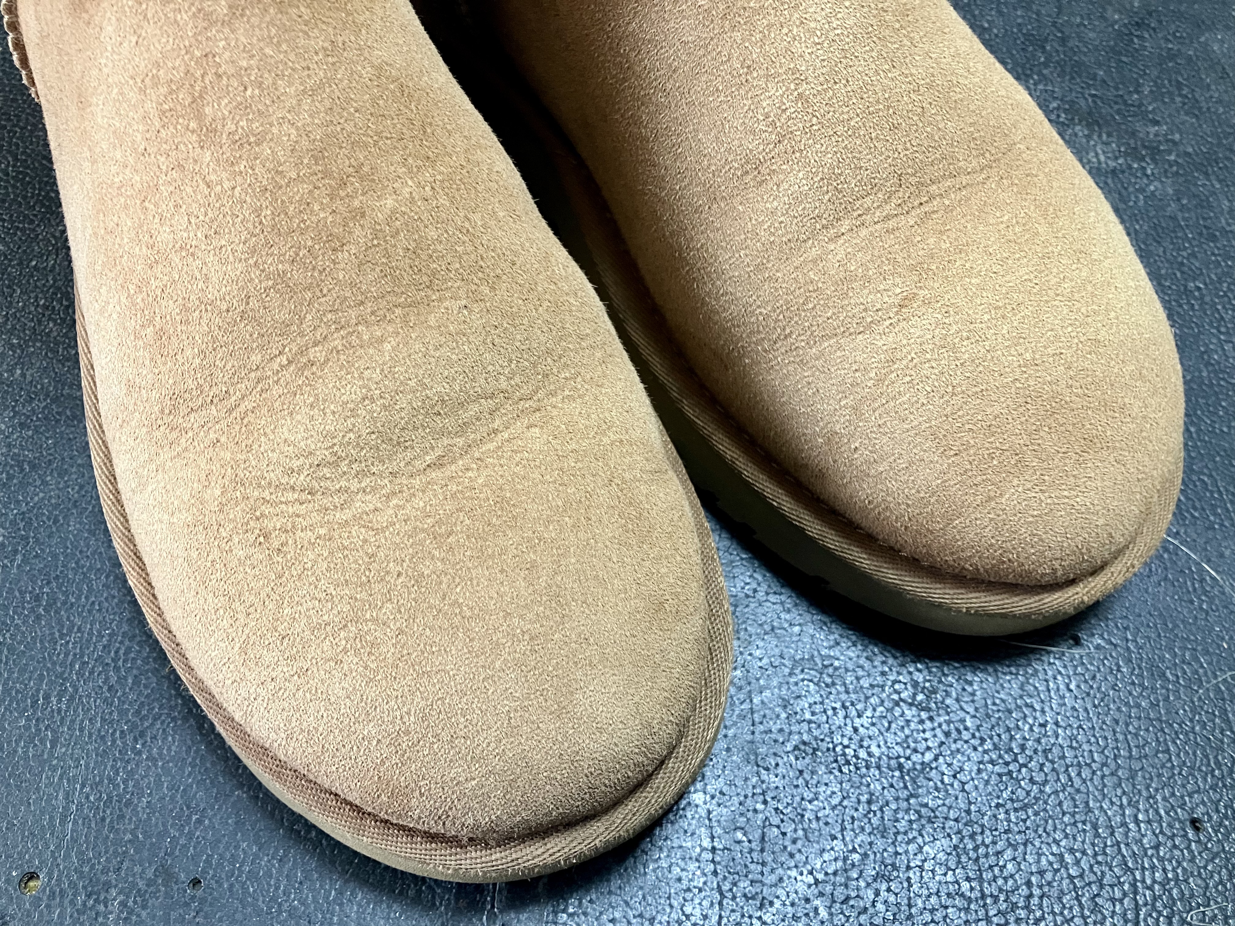 ムートンブーツ　雨シミ　丸洗いクリーニング