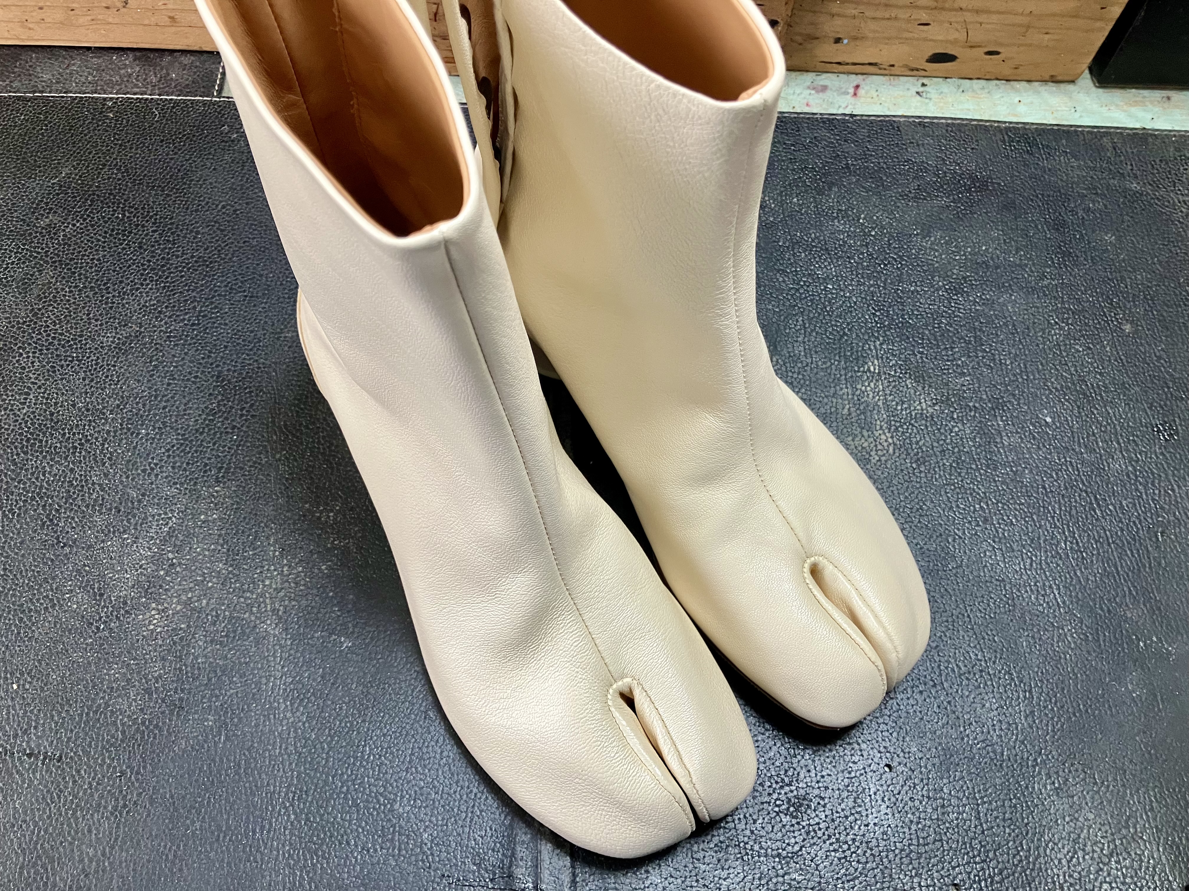 マルジェラ　タビブーツ　染め替え