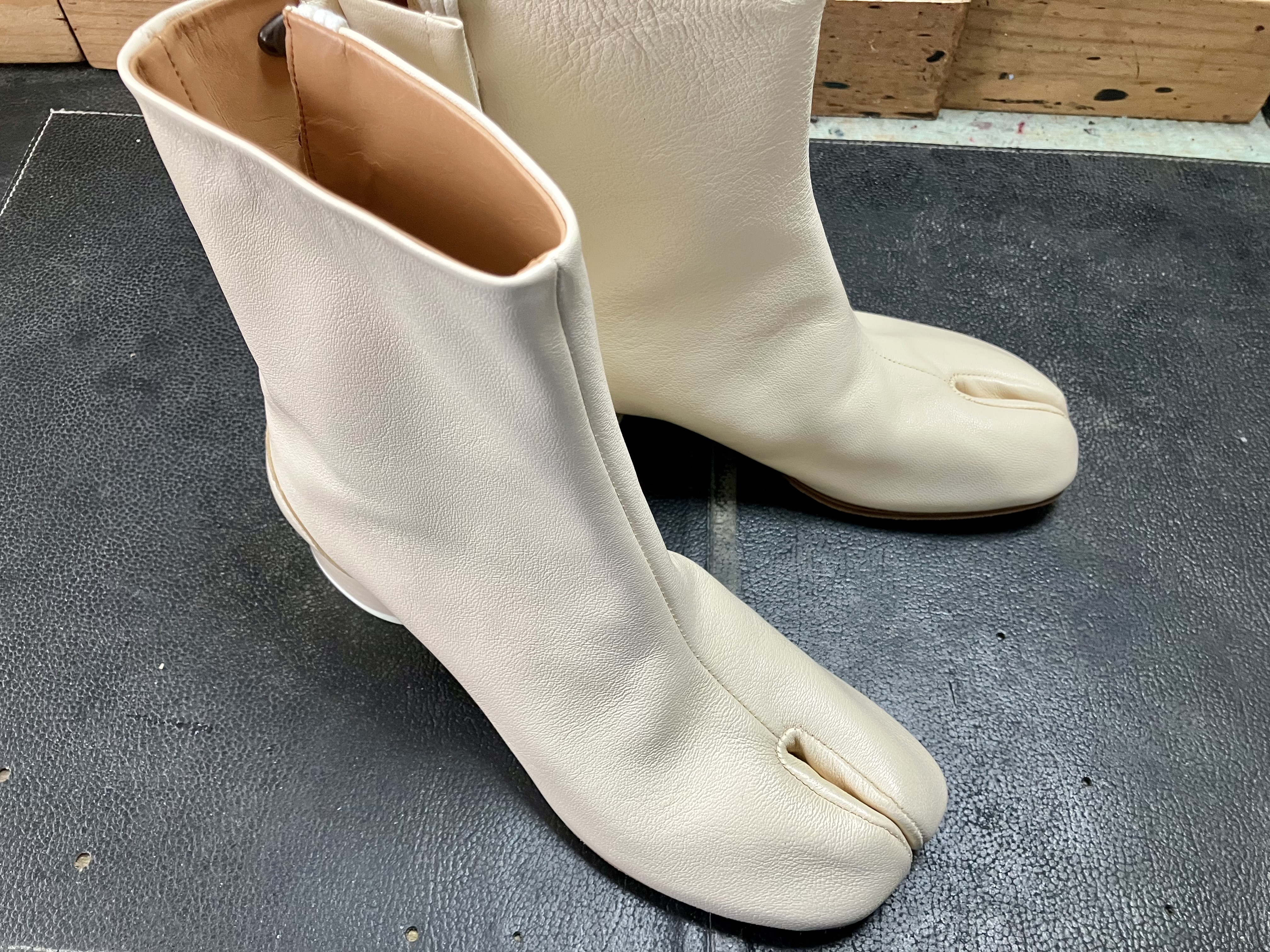 マルジェラ　足袋ブーツ　染め替え