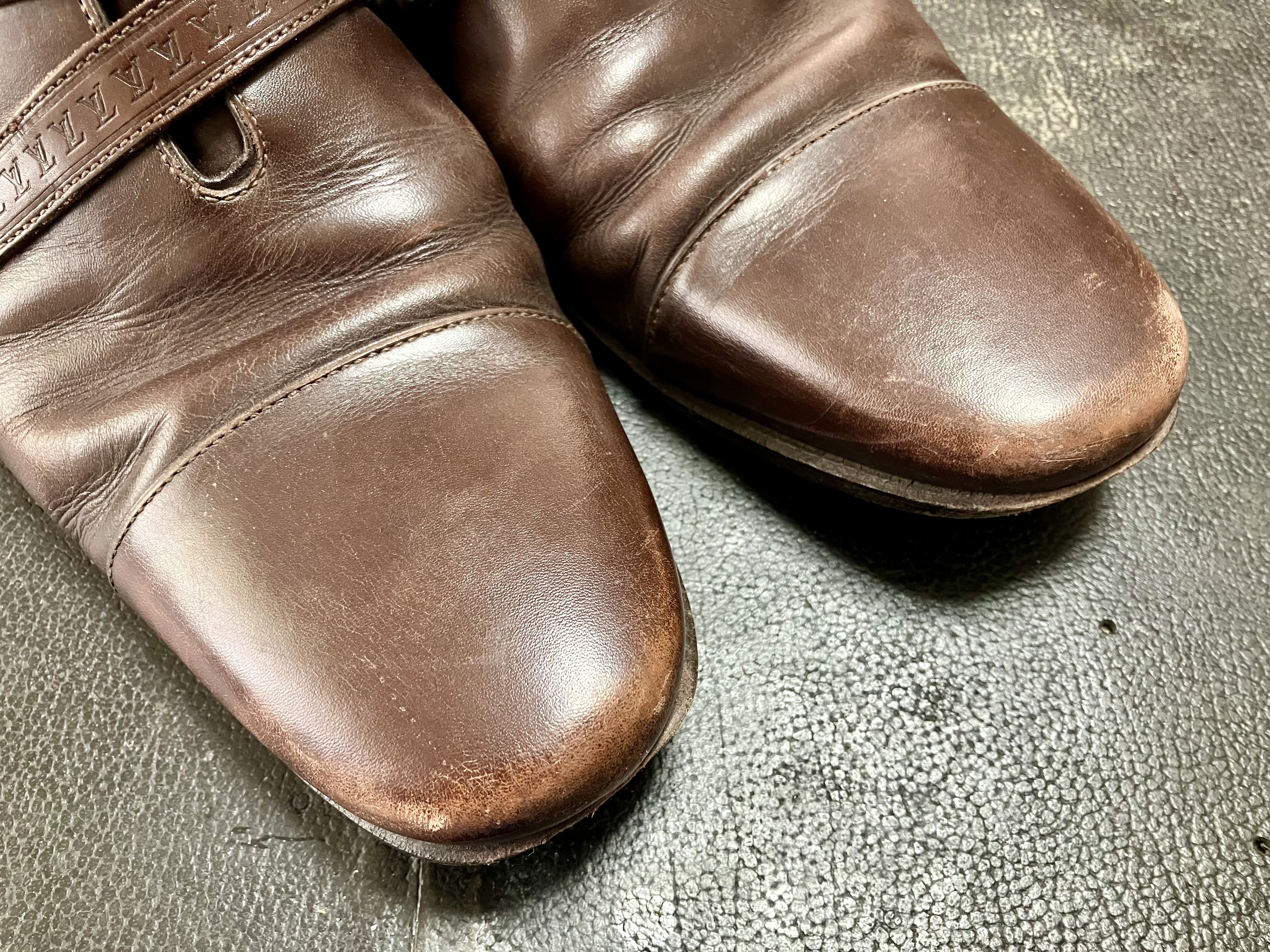 革靴　傷補修　リペア