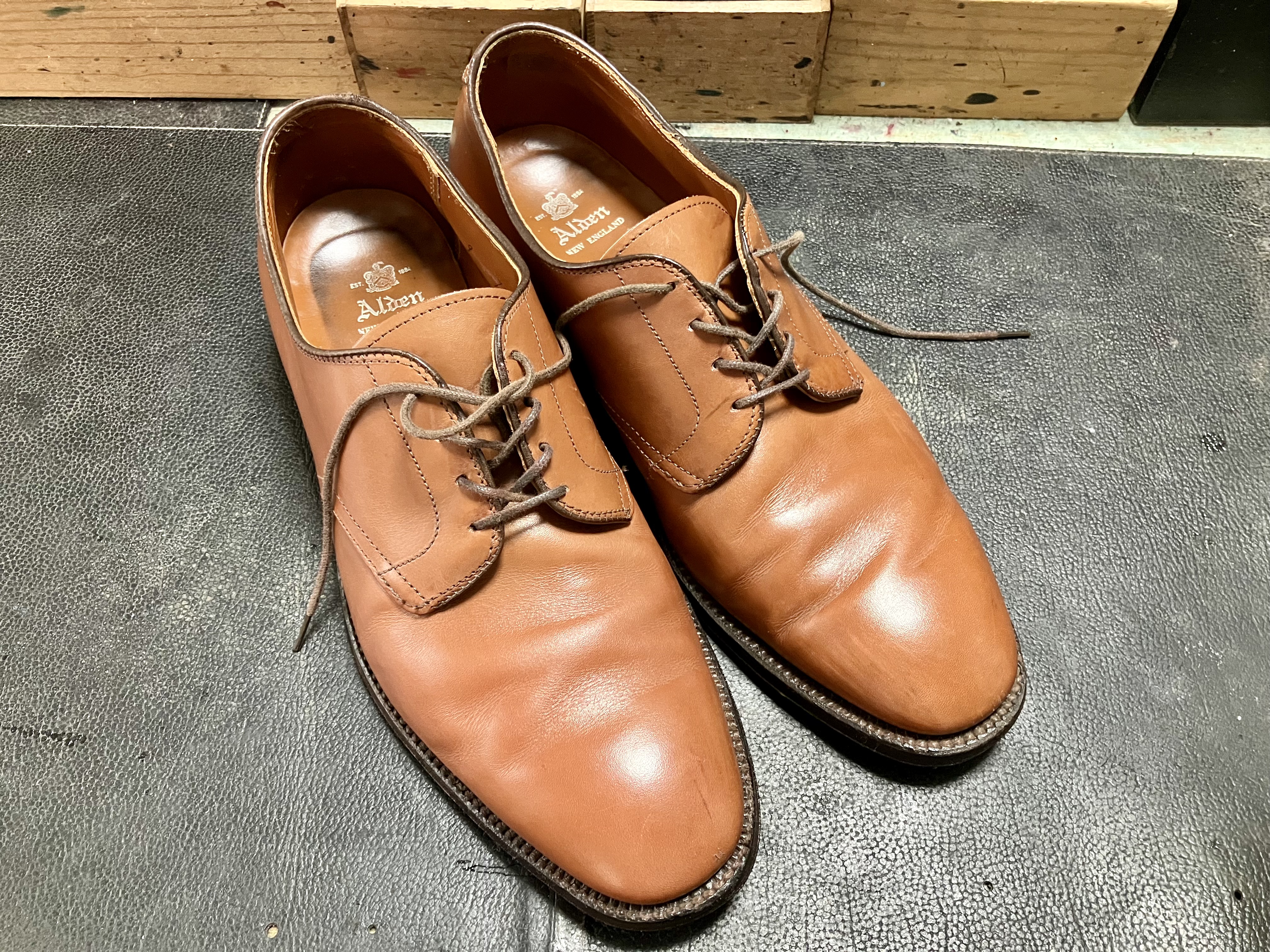 革靴　染め替え　黒色