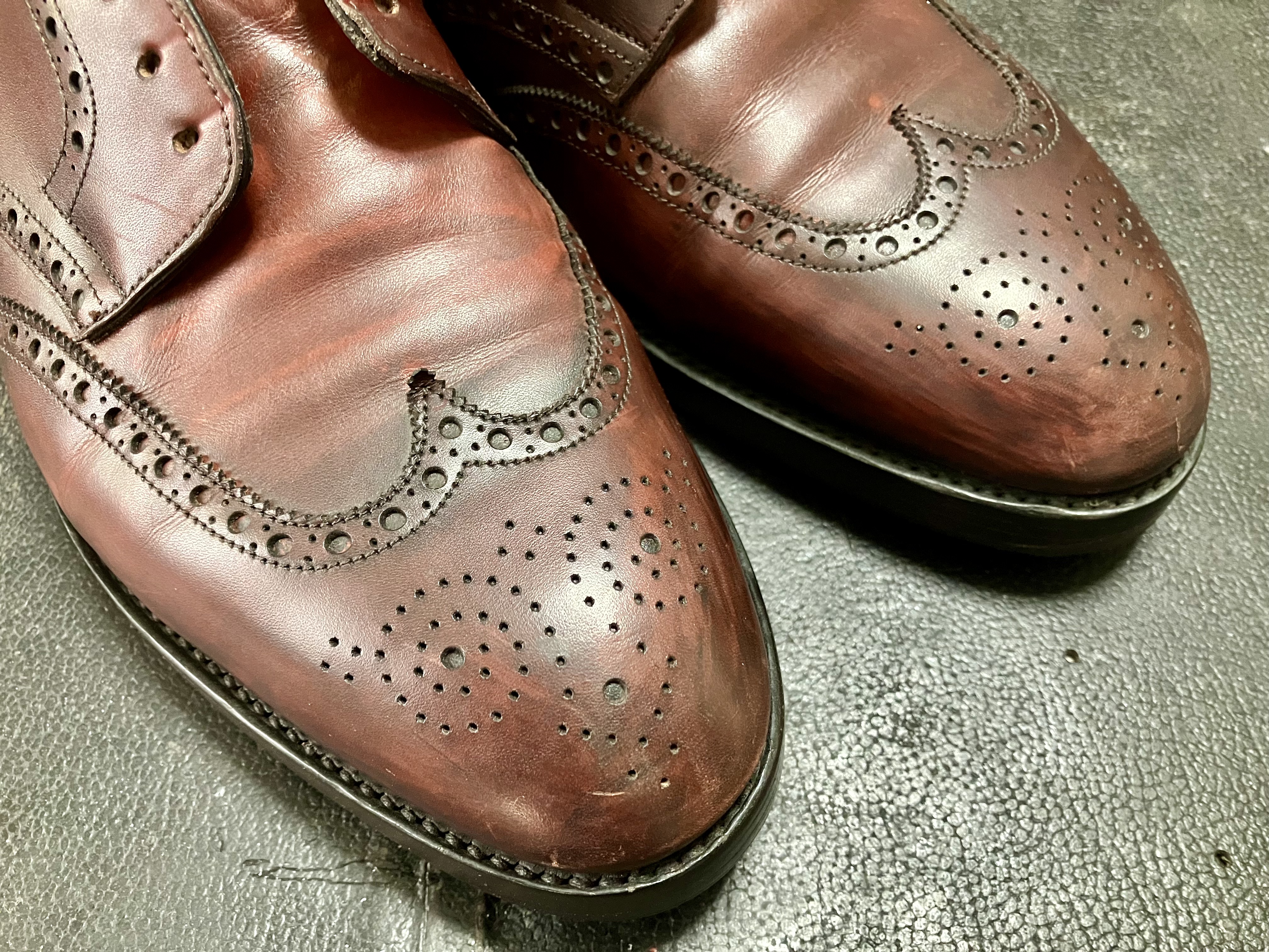 靴磨き　鏡面磨き　ハイシャイン