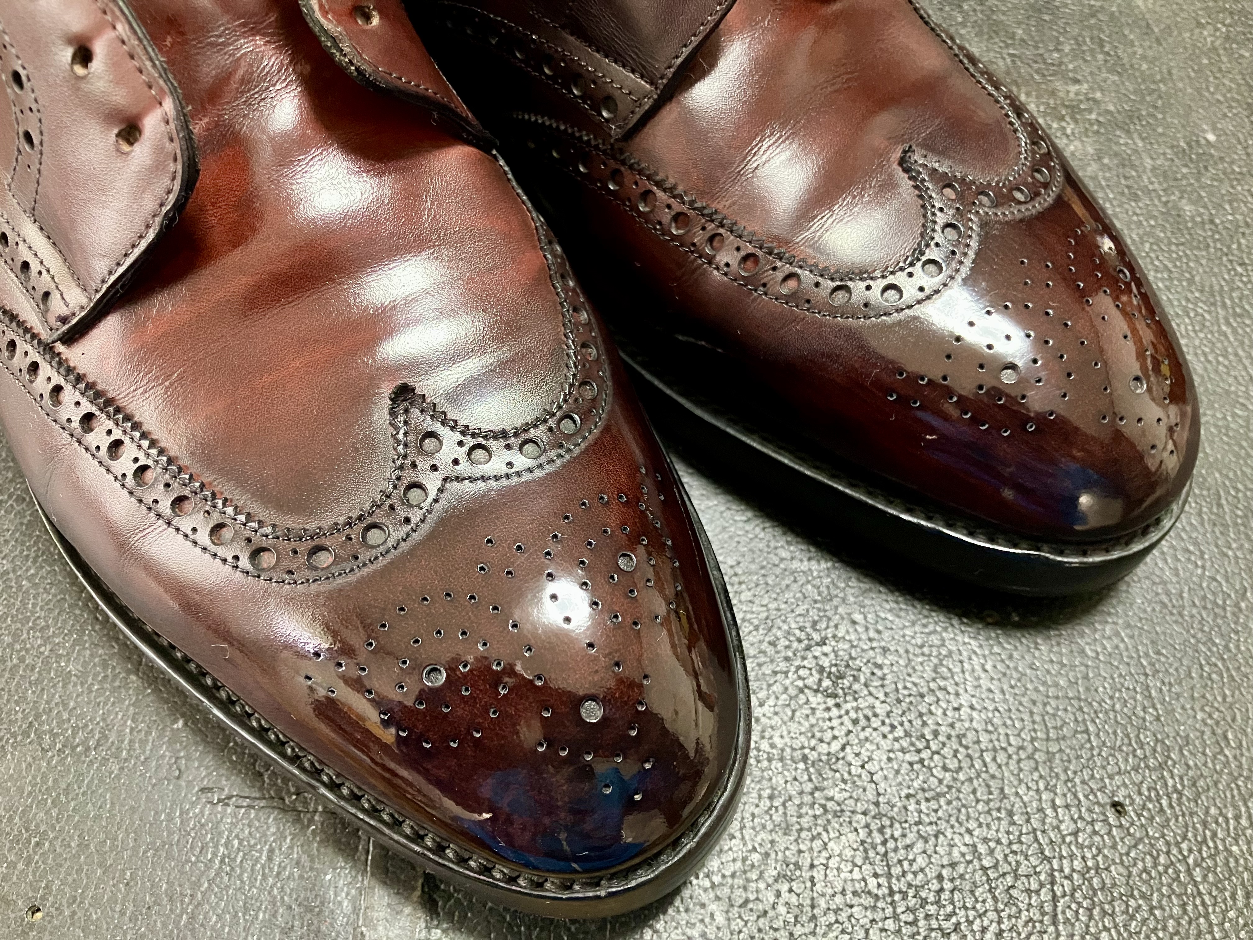 靴磨き　鏡面磨き　ハイシャイン