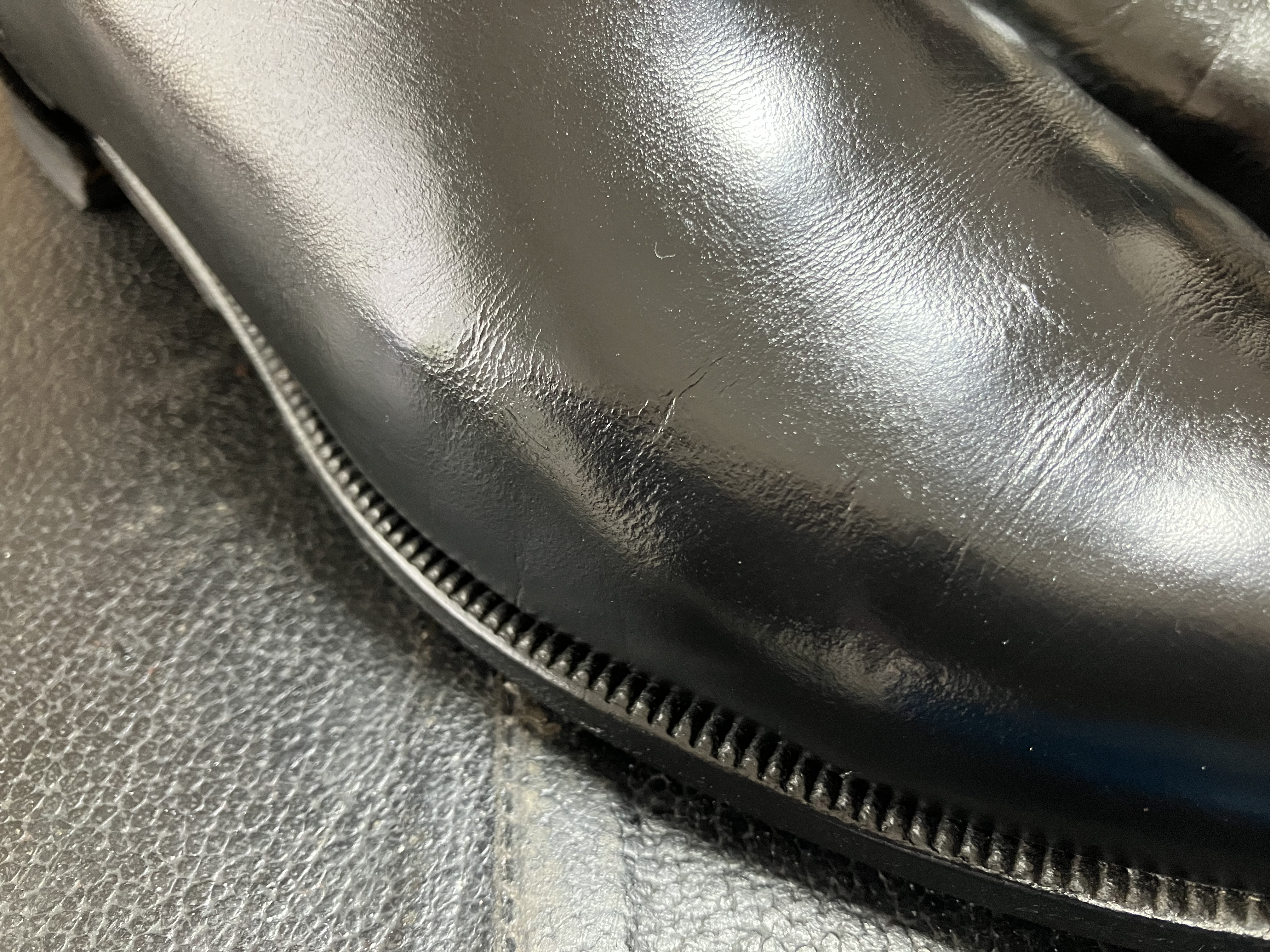 ブーツ　ひび割れ修復　After