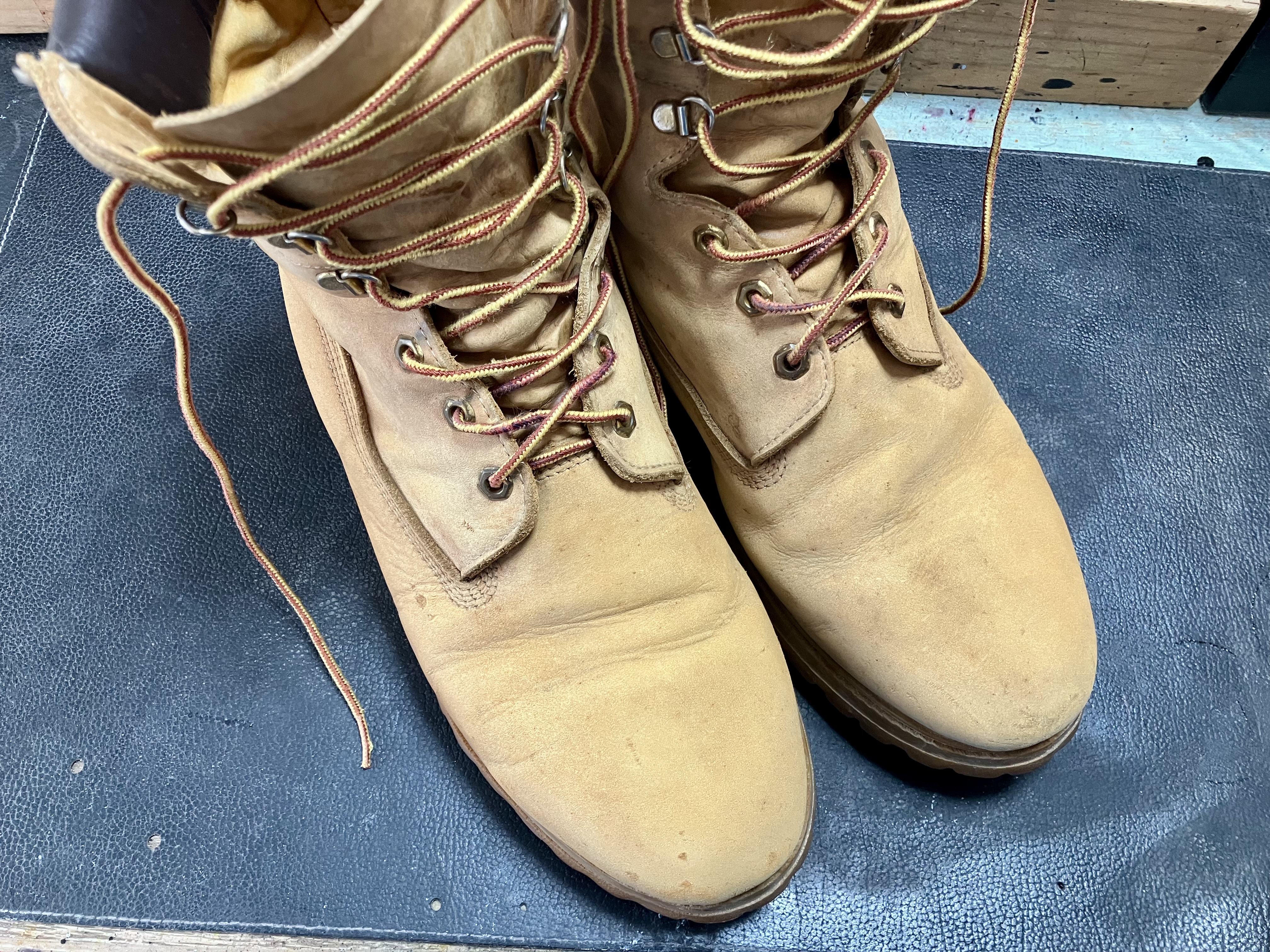 ヌバックブーツ　丸洗いクリーニング　汚れ落し