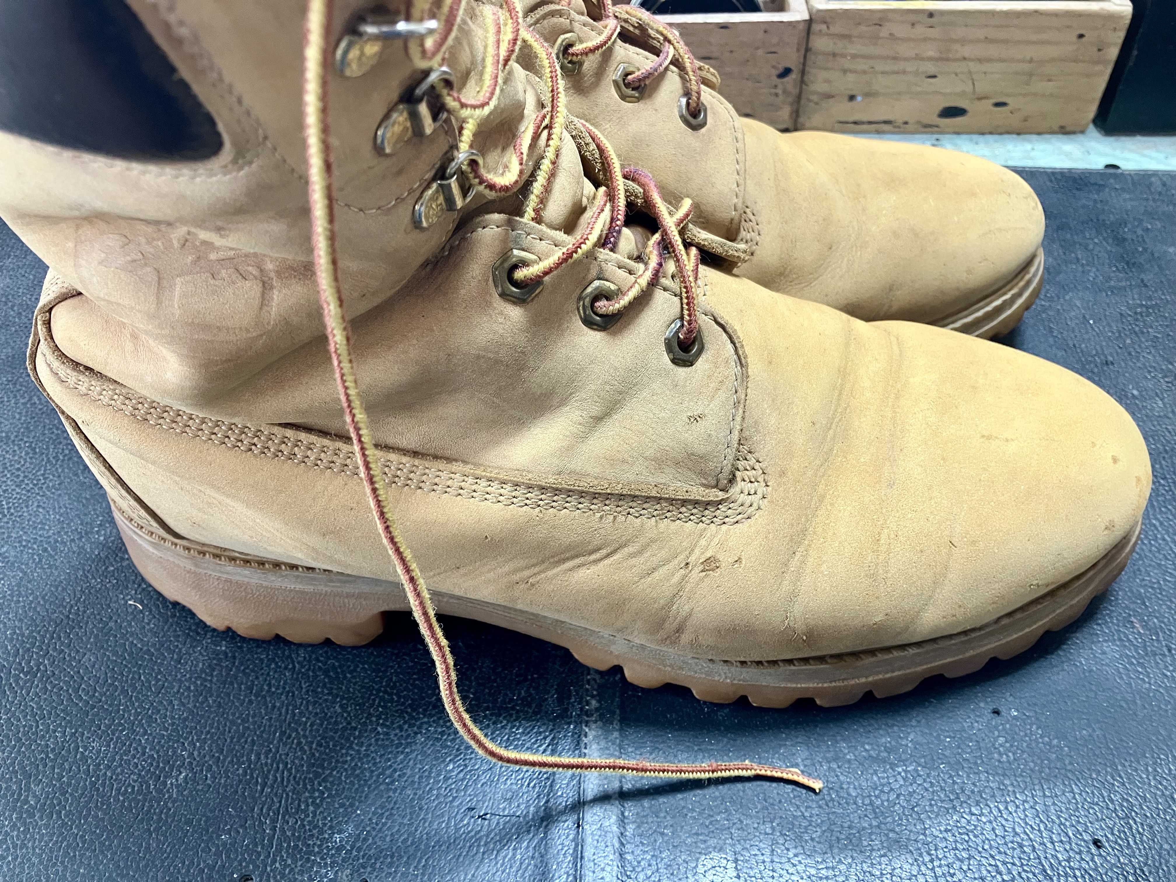 ヌバックブーツ　丸洗いクリーニング　汚れ落し