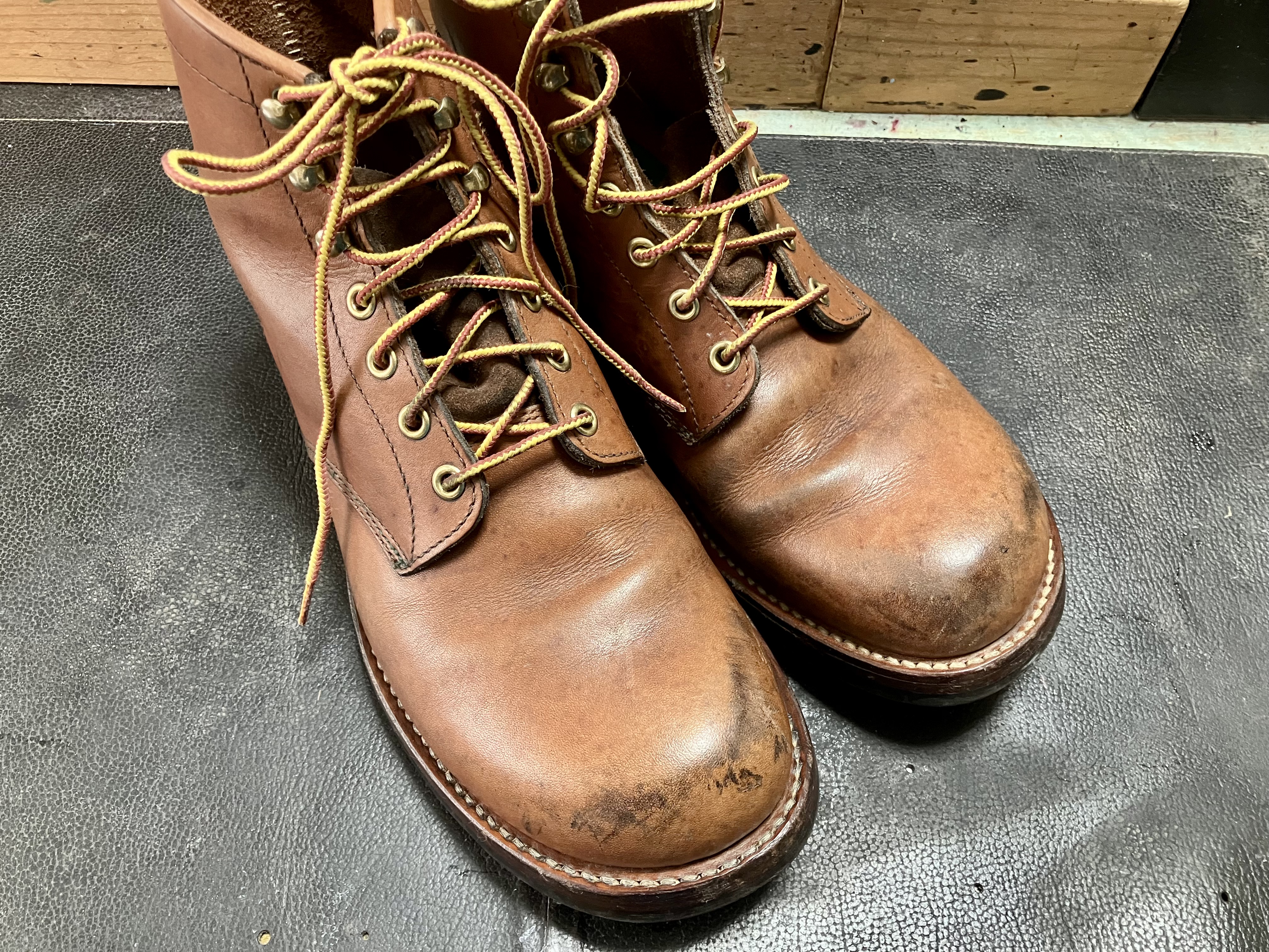 ワークブーツ　丸洗いクリーニング　黒ずみ