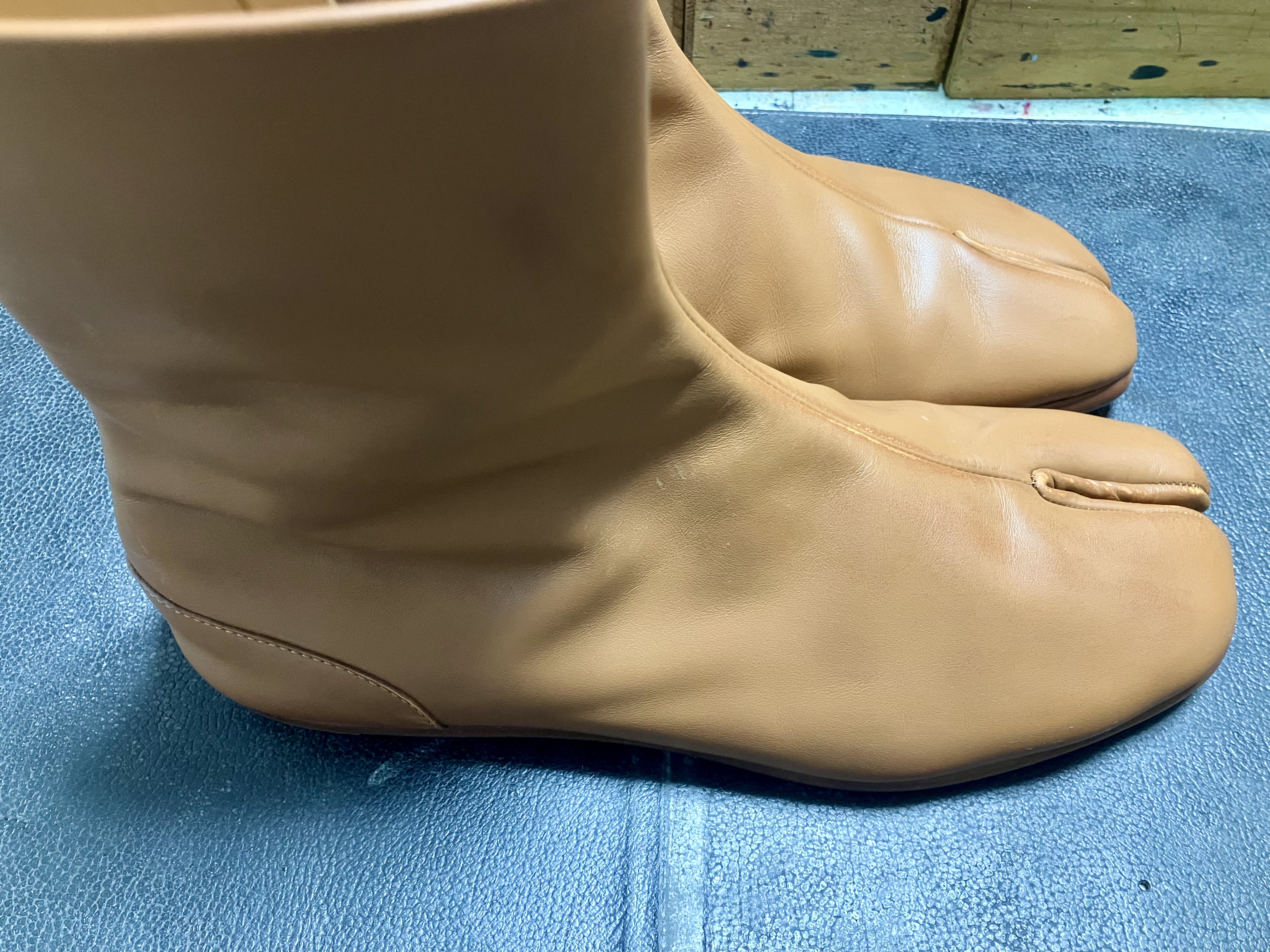 ブーツ　染め替え　メゾンマルジェラ