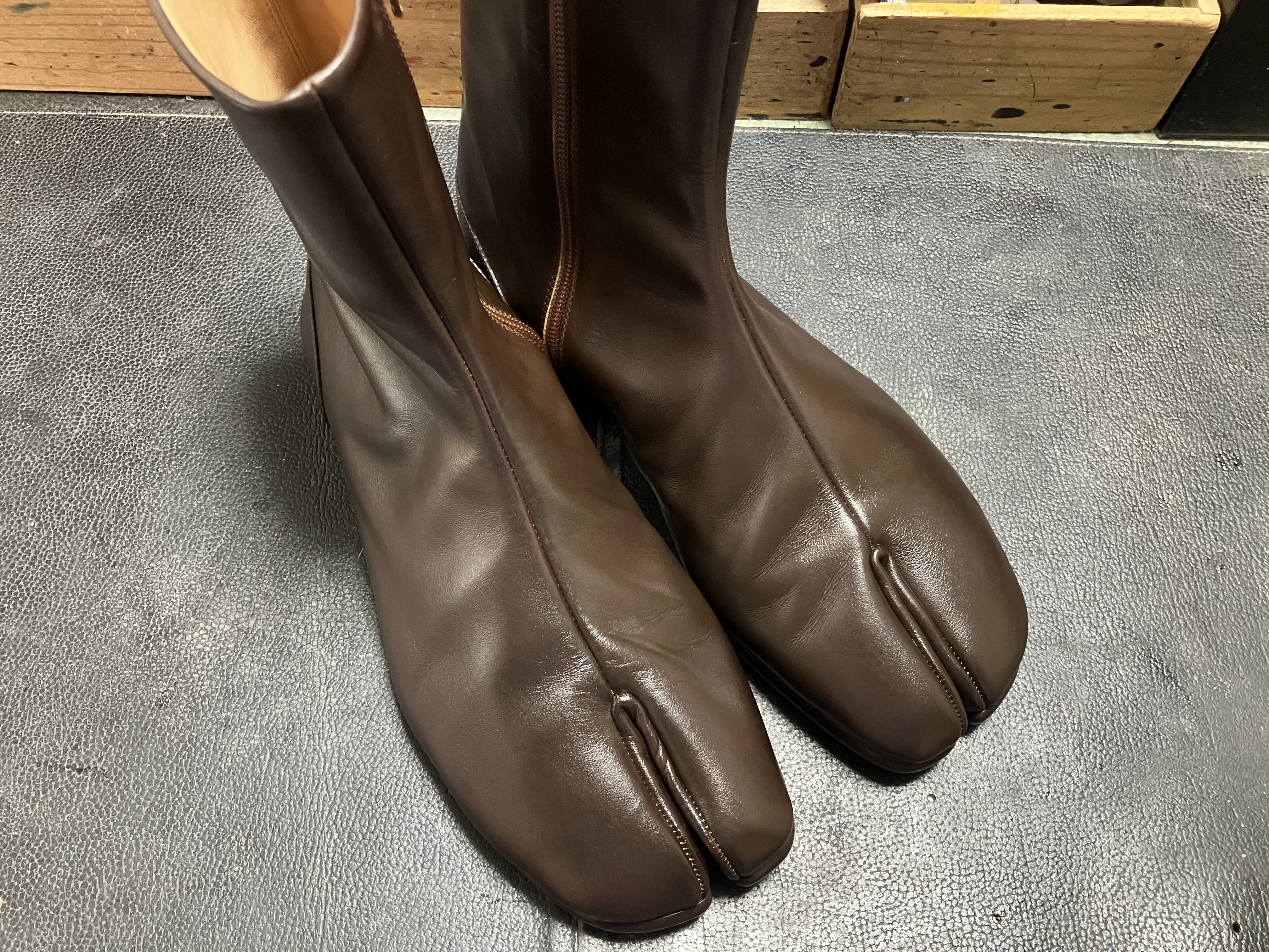 ブーツ　染め替え　タビブーツ