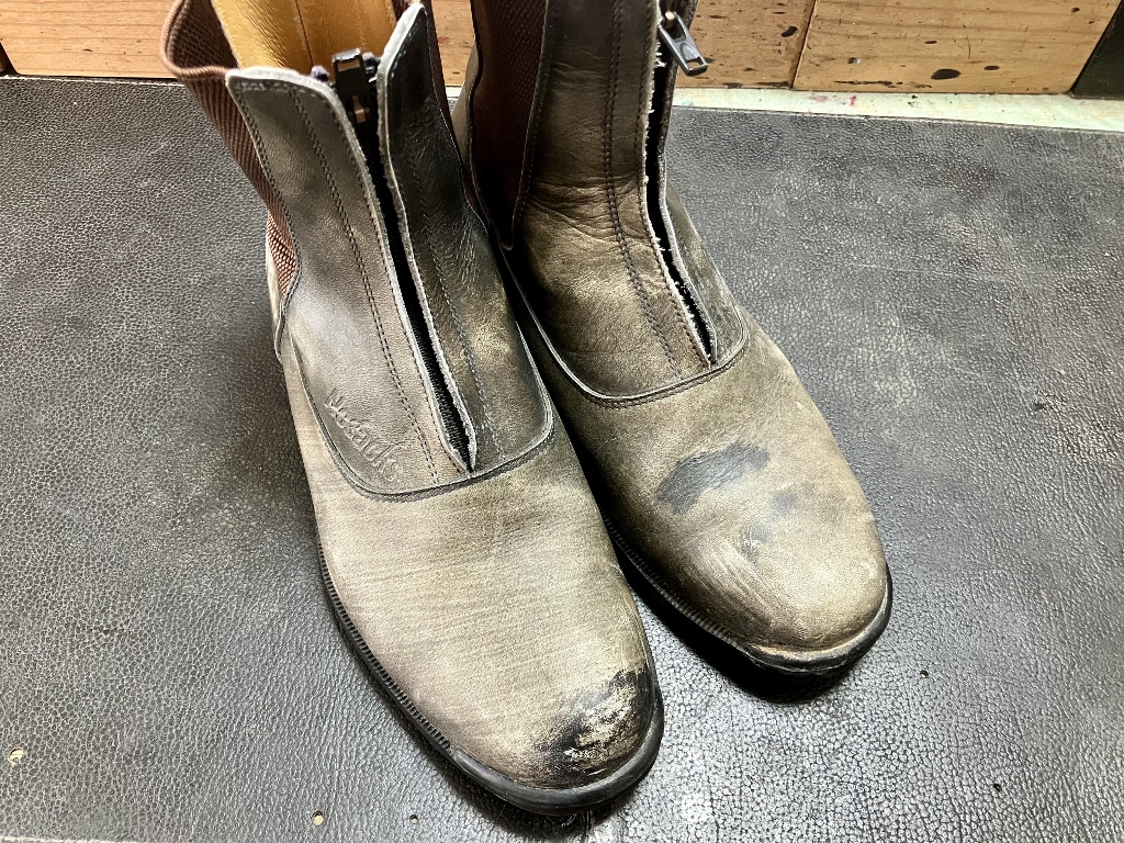 乗馬用ブーツ 染め直し Before