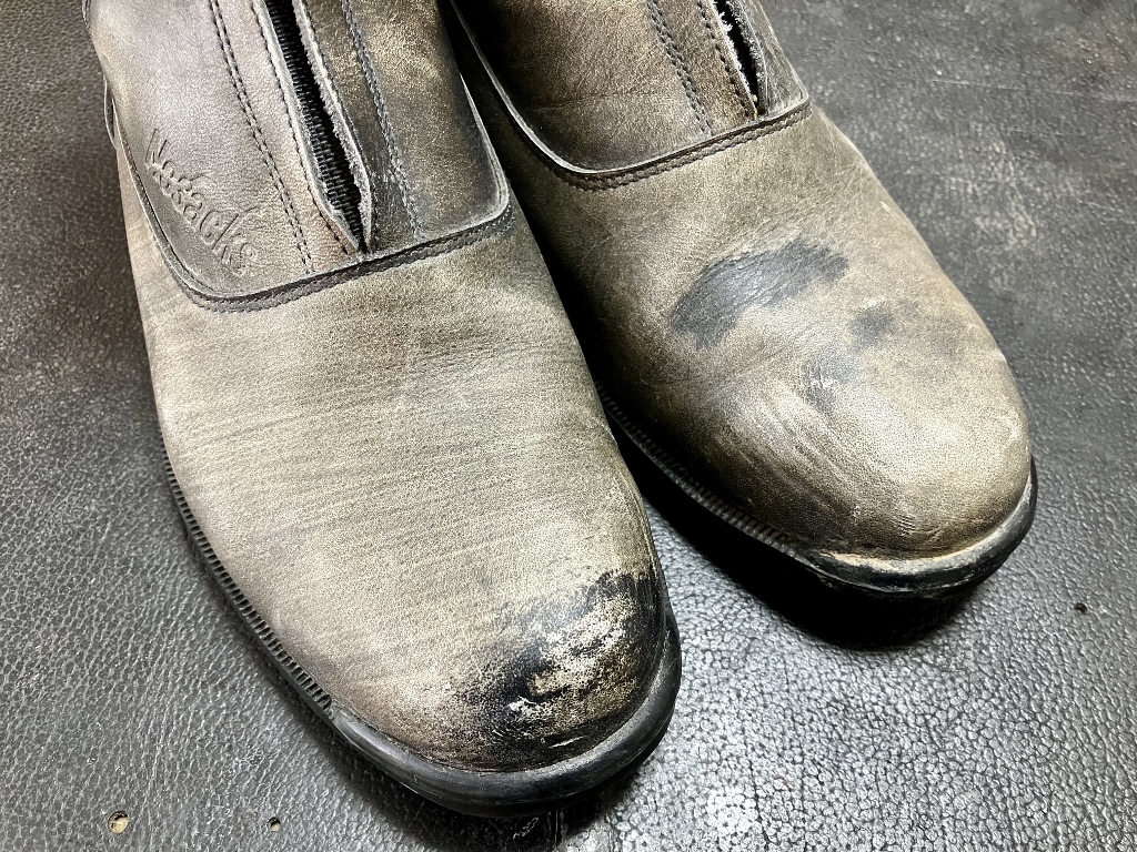 乗馬用ブーツ 染め直し Before