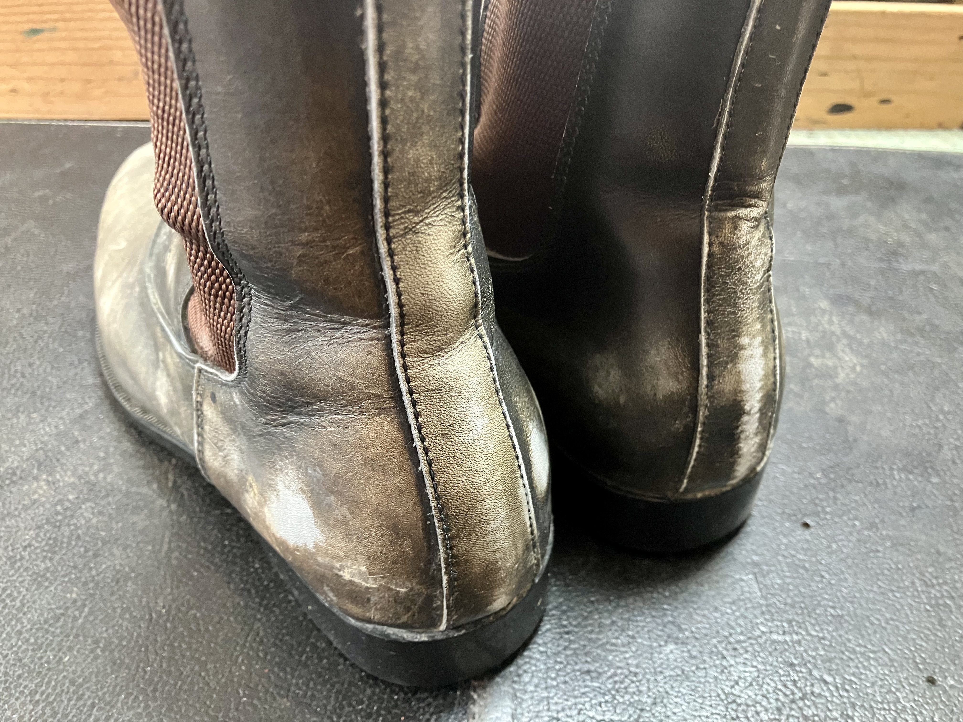 ブーツ 染め直し 黒色