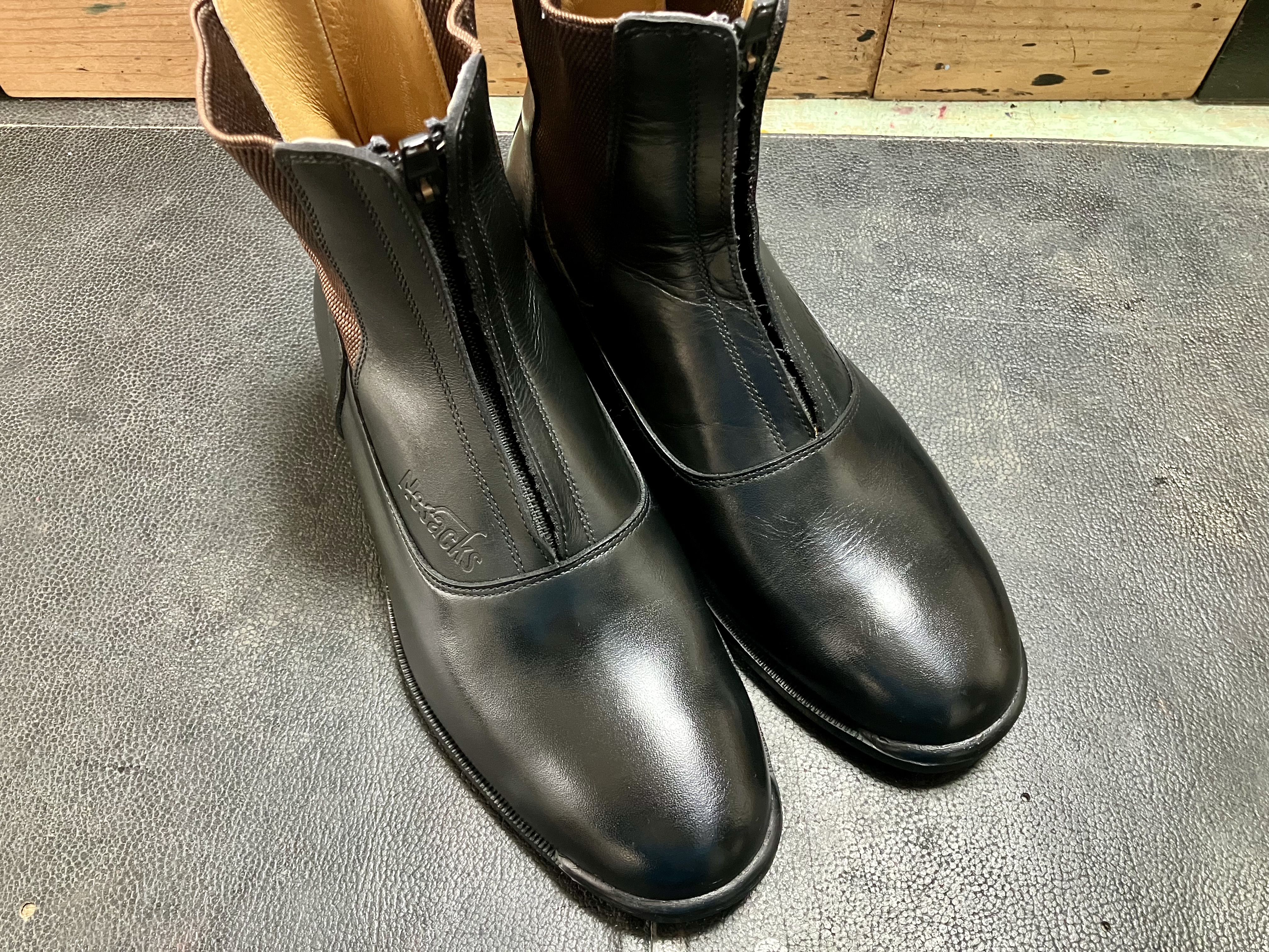 乗馬用ブーツ　染め直し　After