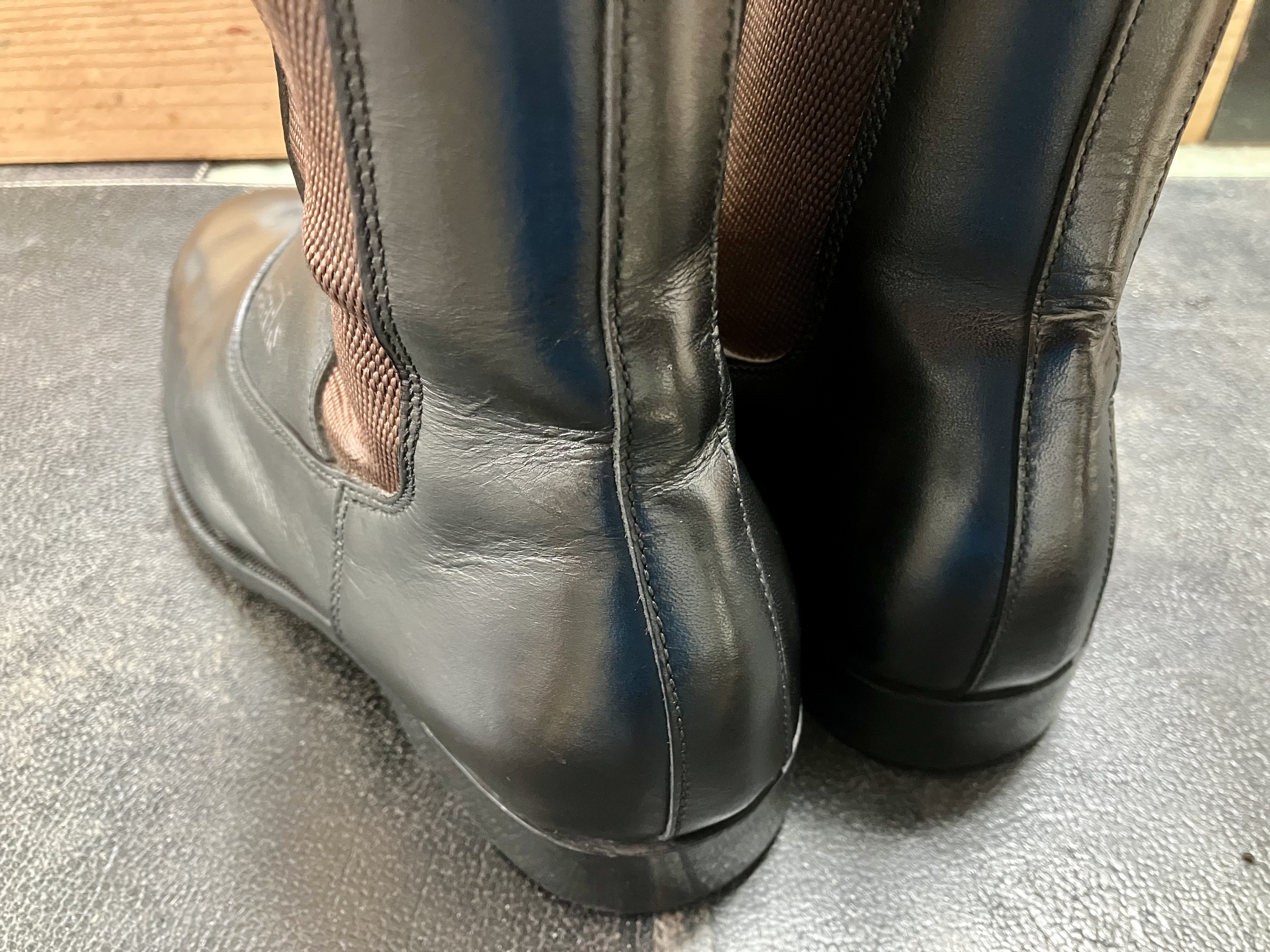 乗馬用ブーツ　染め直し　黒色