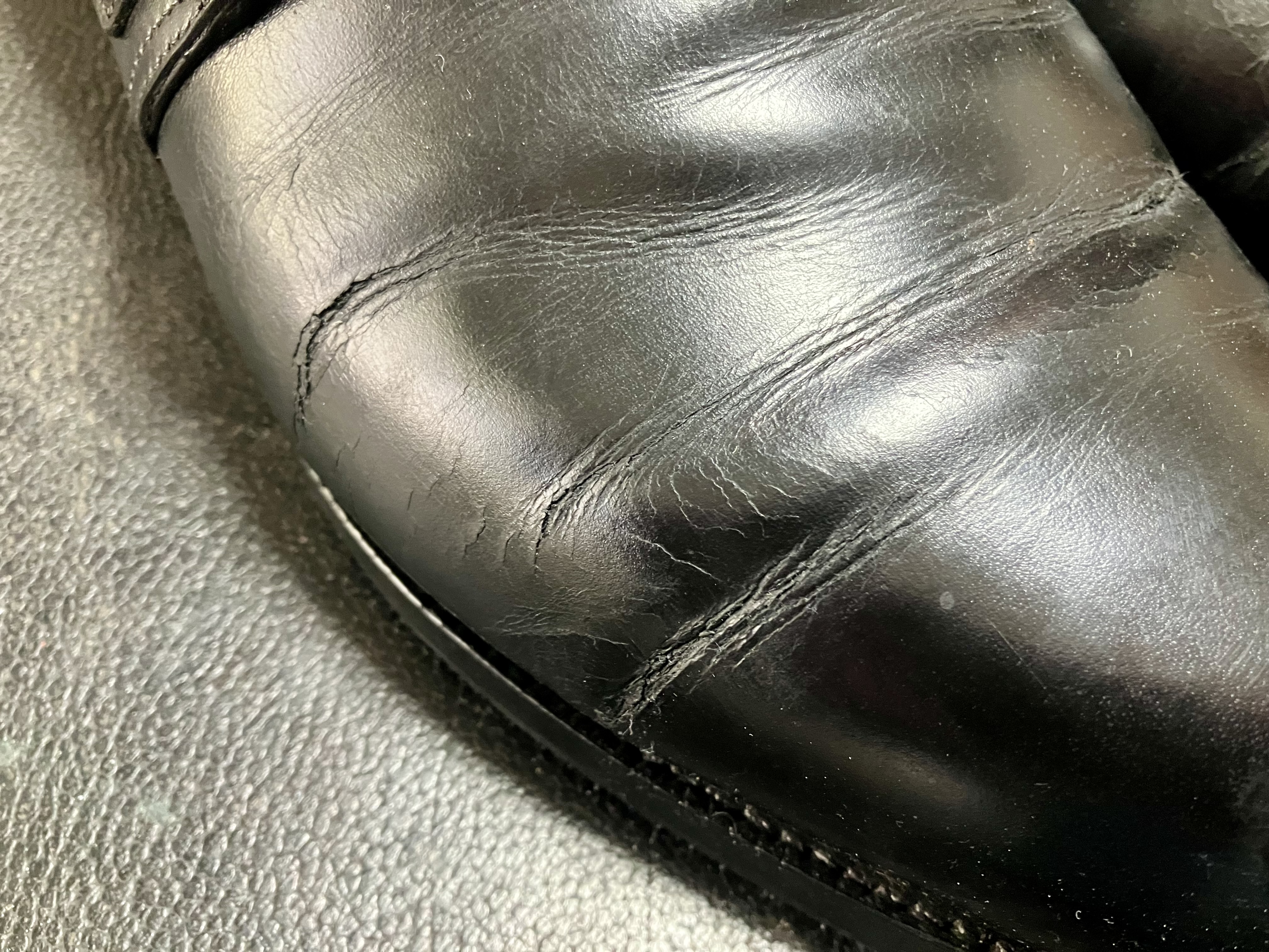 革靴のひび割れ、クラック