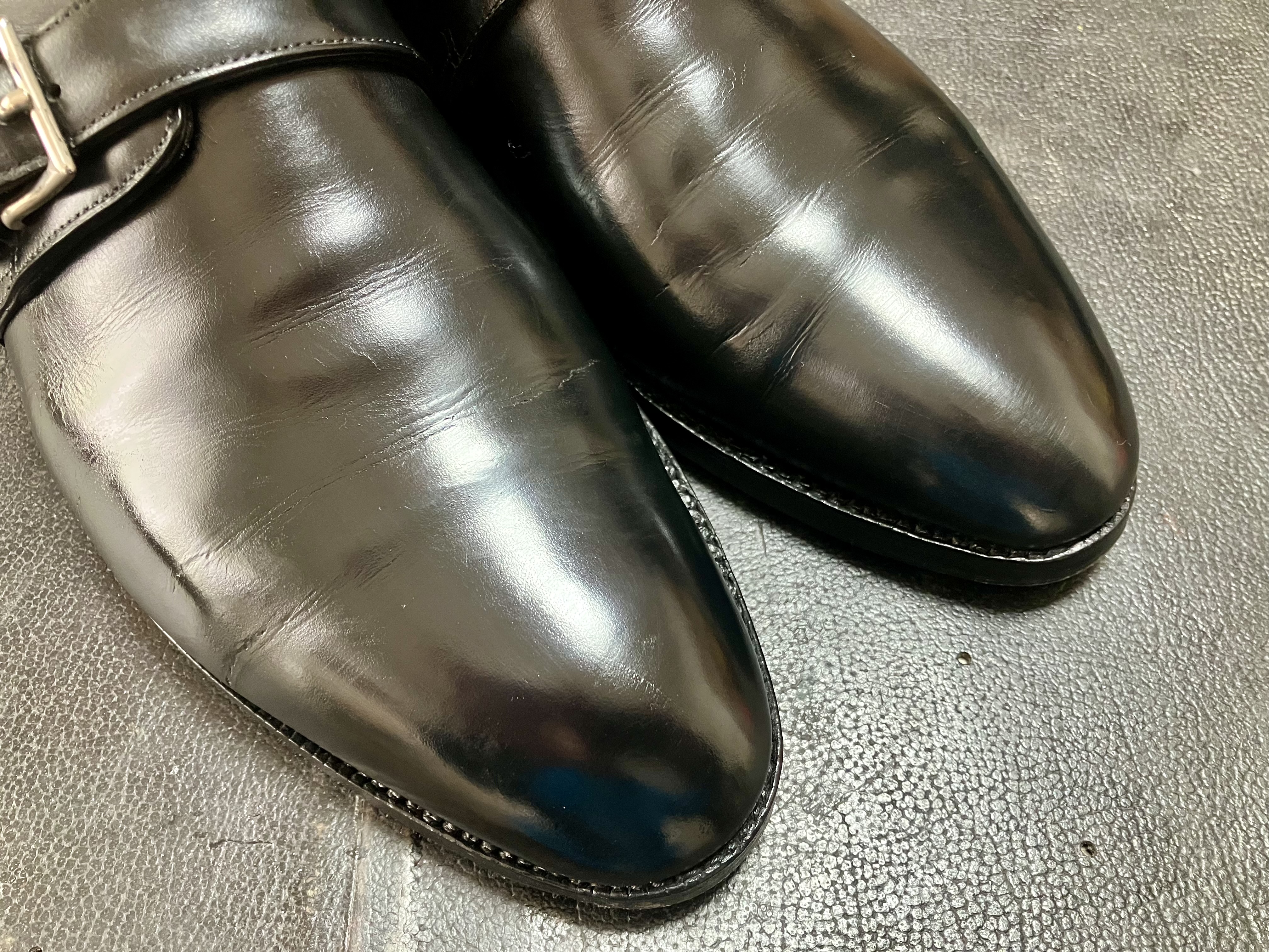 ジョンロブの紳士靴をお手入れ