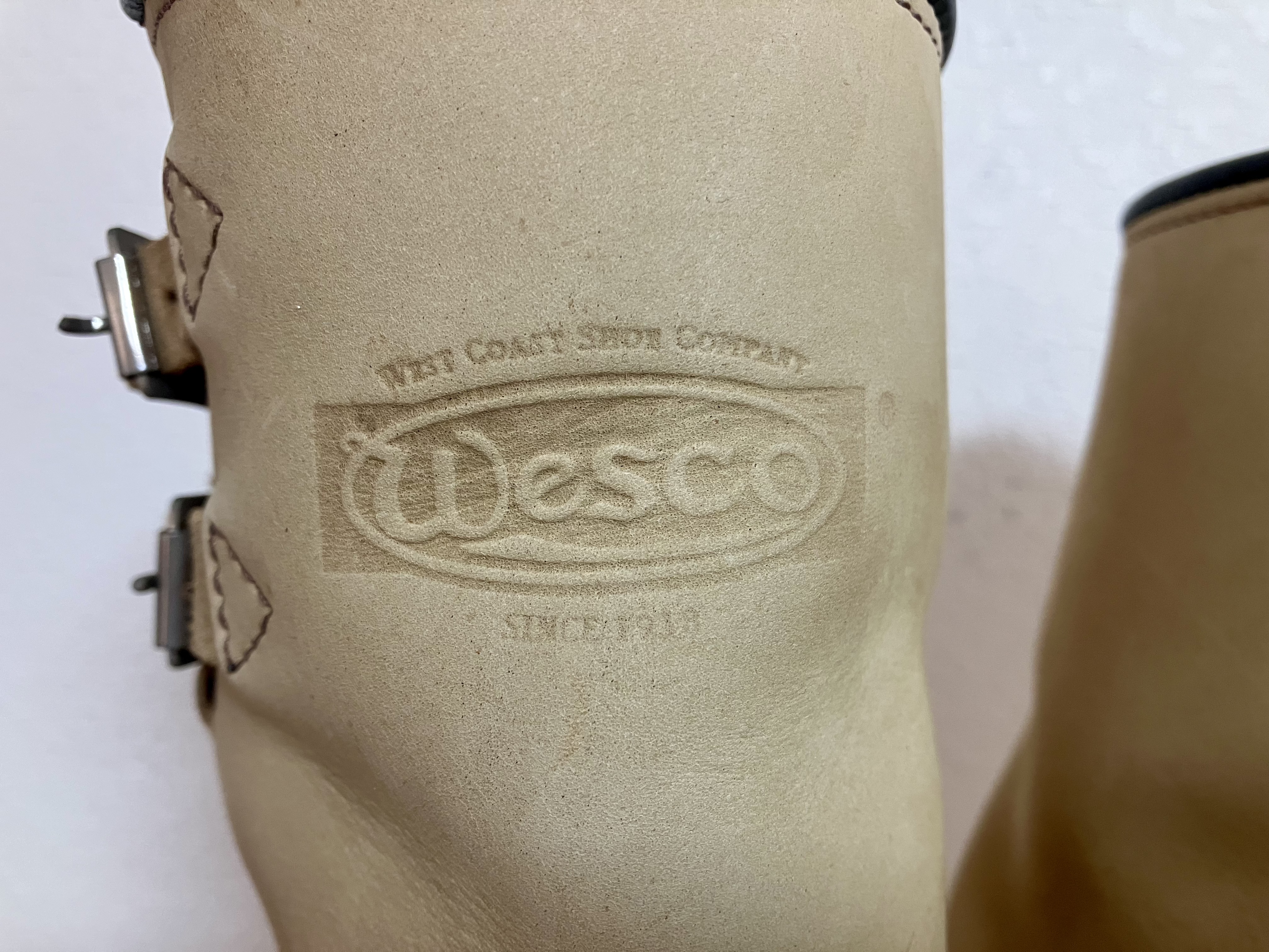 ウエスコのロゴ